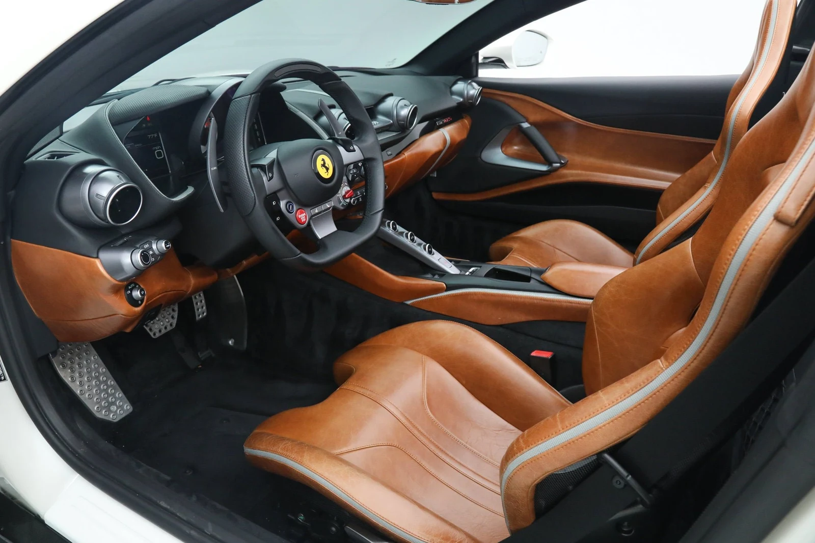 2022 Ferrari 812 GTS, 2/20
