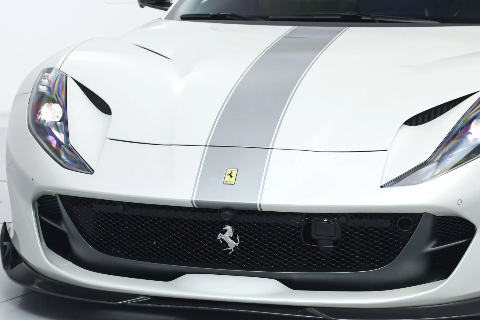 2022 Ferrari 812 GTS, 16/20