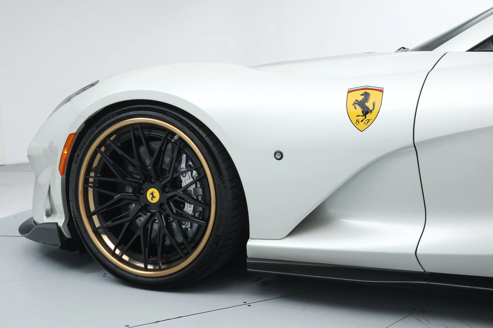 2022 Ferrari 812 GTS, 18/20