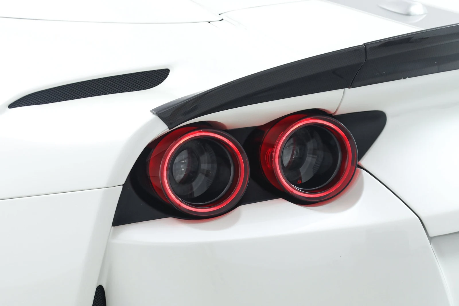 2022 Ferrari 812 GTS, 19/20