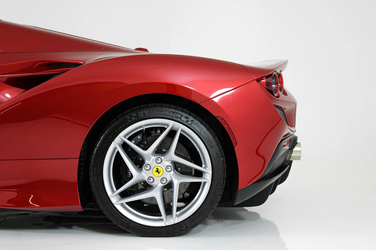 2023 Ferrari F8 Spider, 5/20