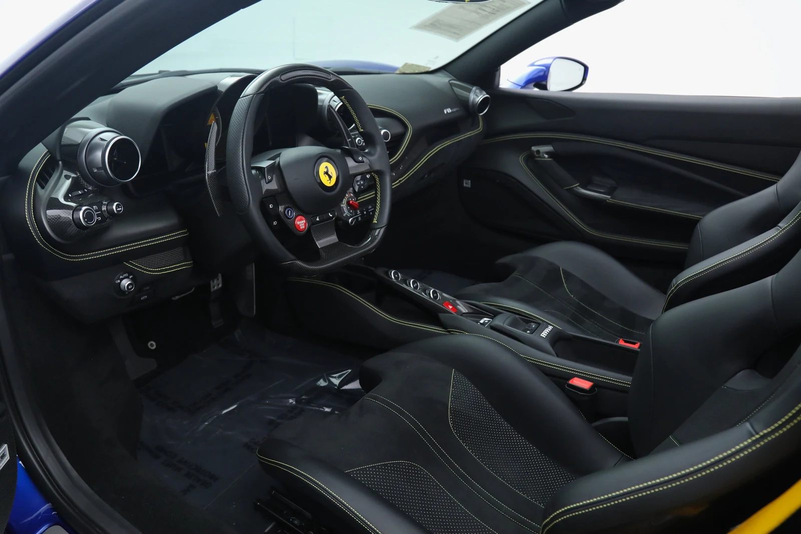 2022 Ferrari F8 Spider, 2/20