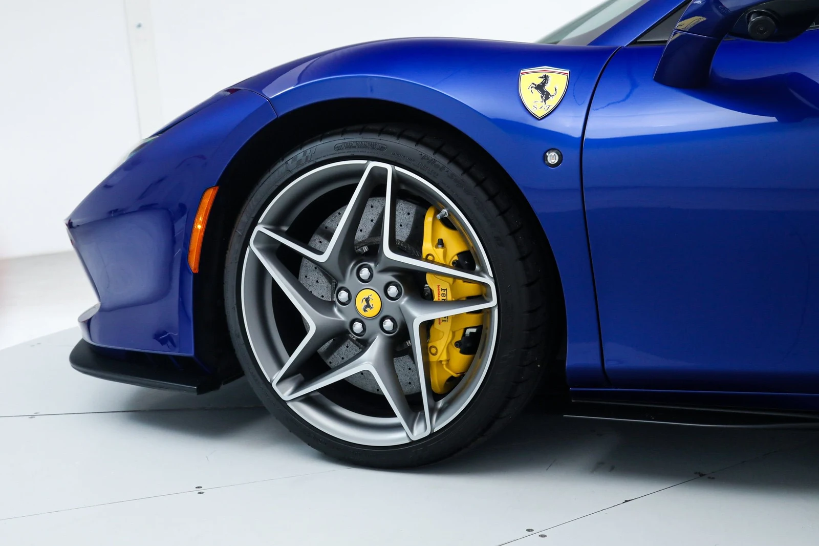 2022 Ferrari F8 Spider, 17/20
