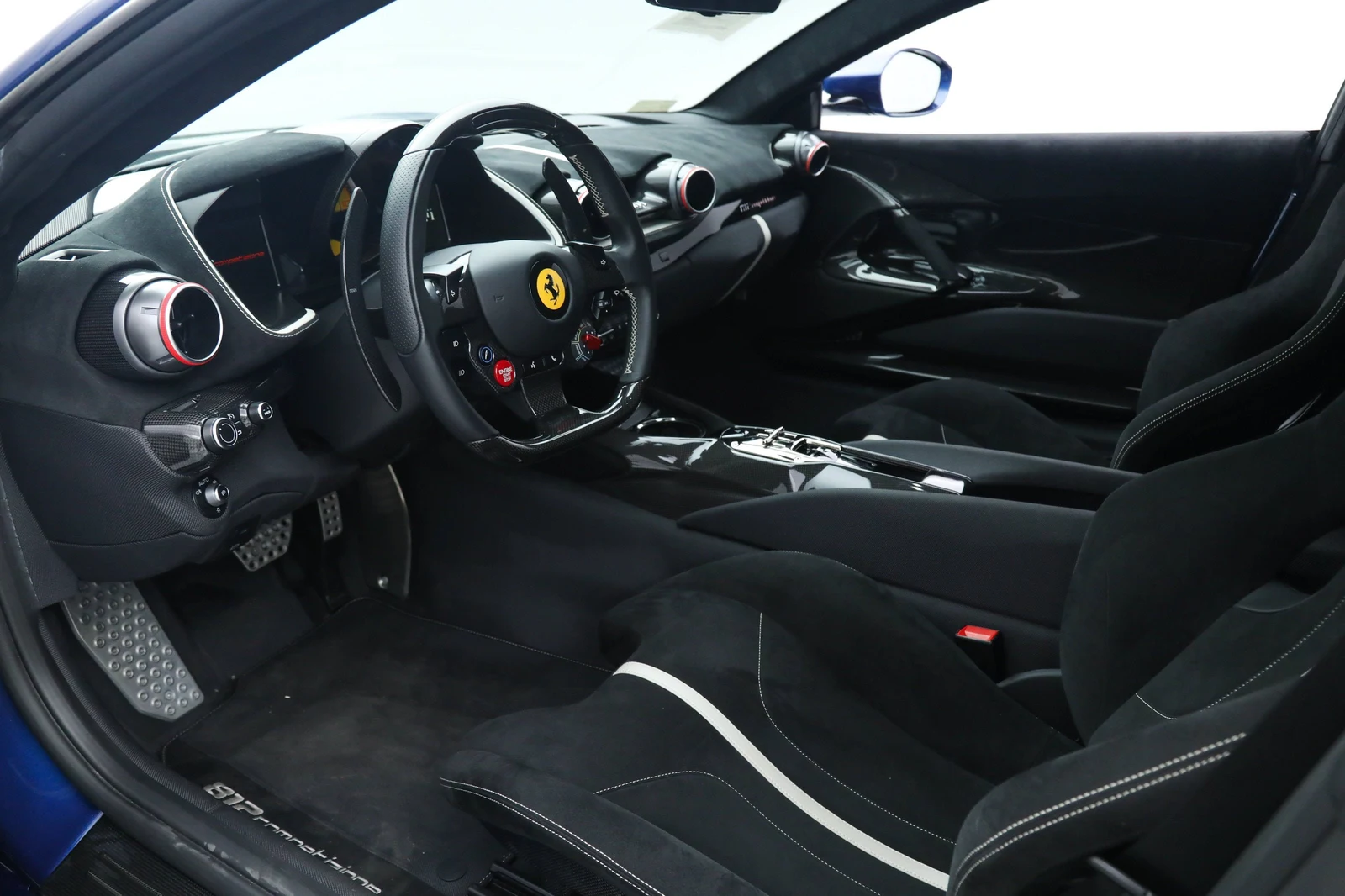2022 Ferrari 812 Competizione, 2/20