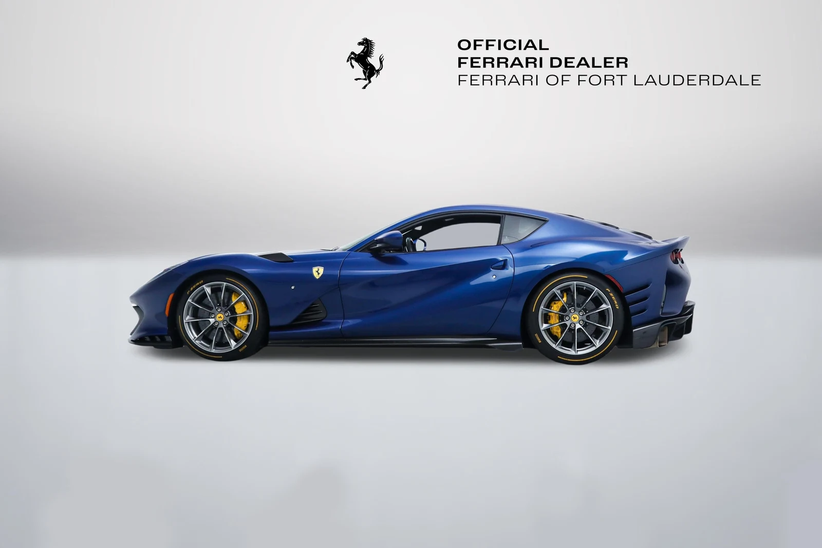 2022 Ferrari 812 Competizione, 4/20