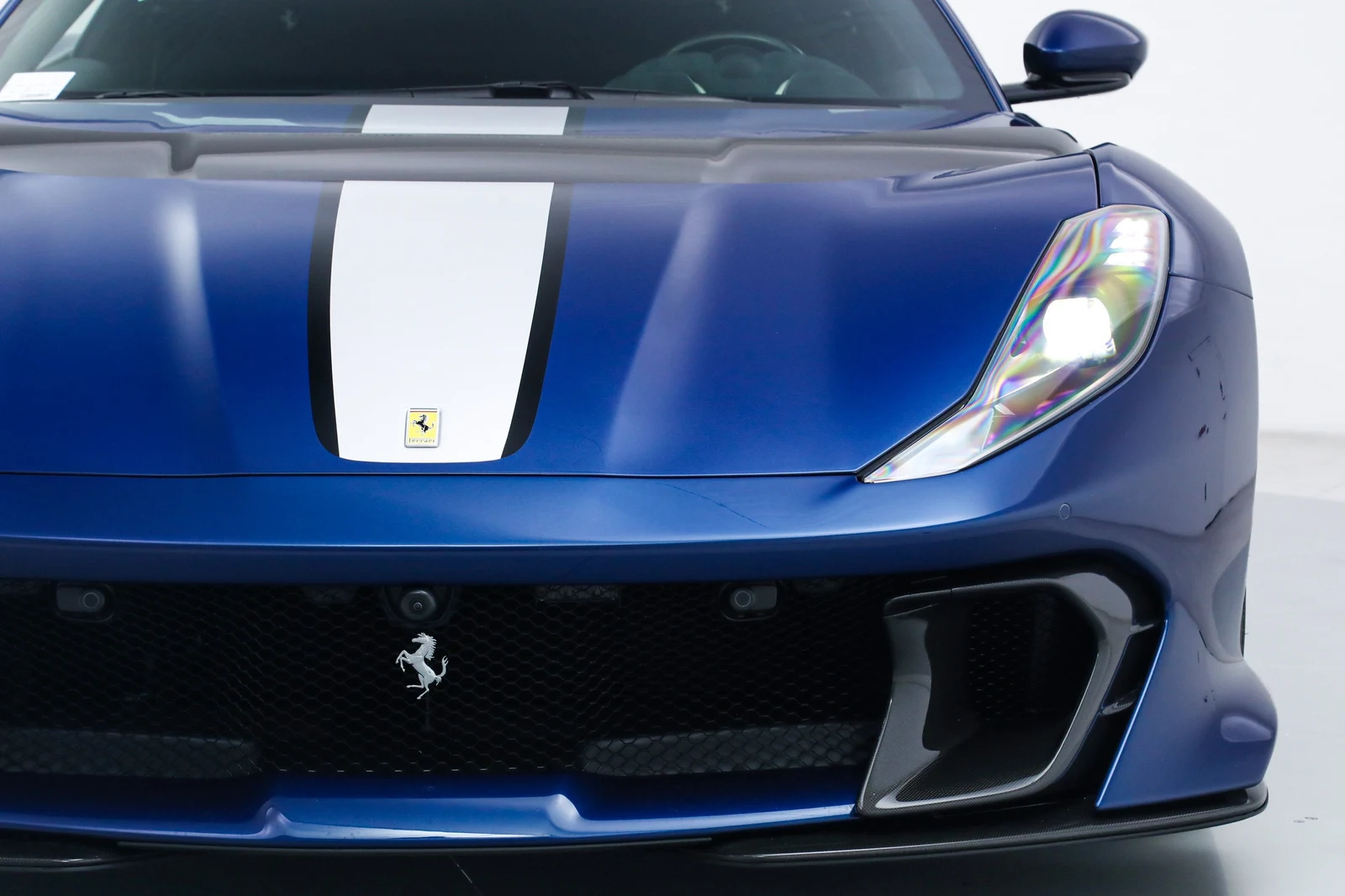 2022 Ferrari 812 Competizione, 13/20