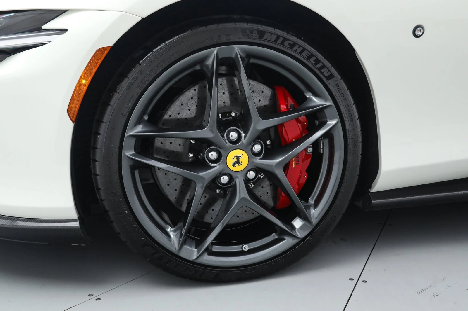 2025 Ferrari Roma Spider, 16/20