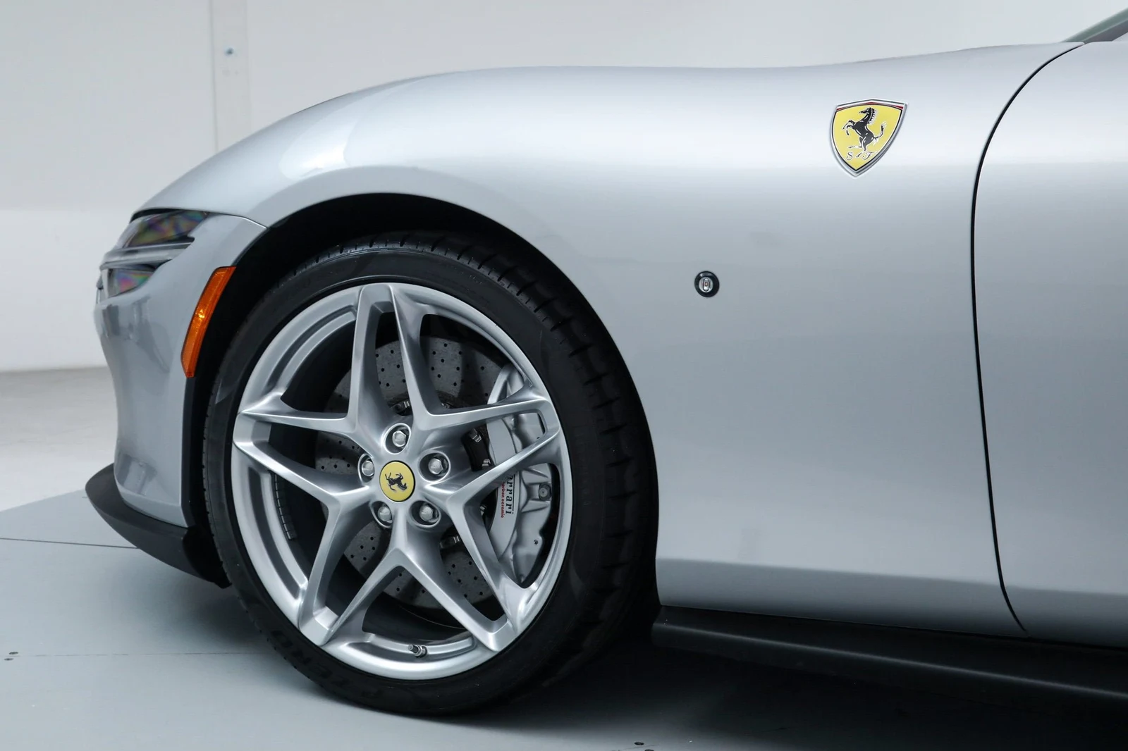 2026 Ferrari Roma Spider, 17/20