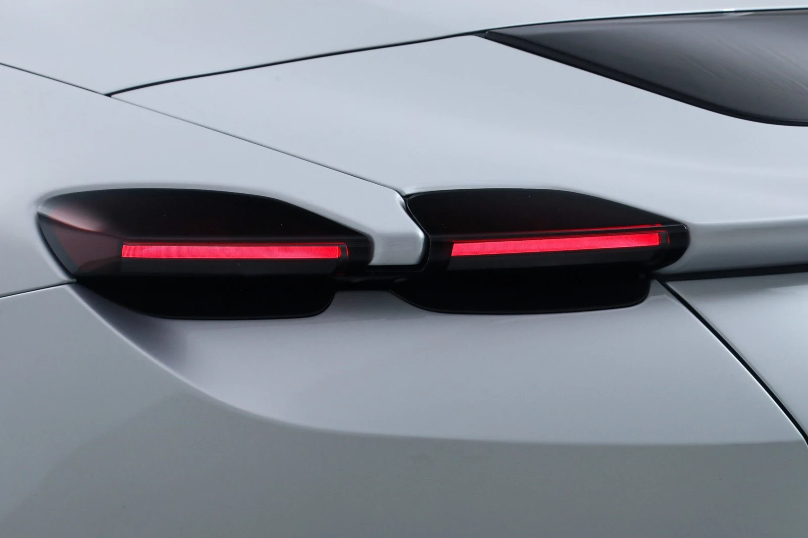 2026 Ferrari Roma Spider, 18/20