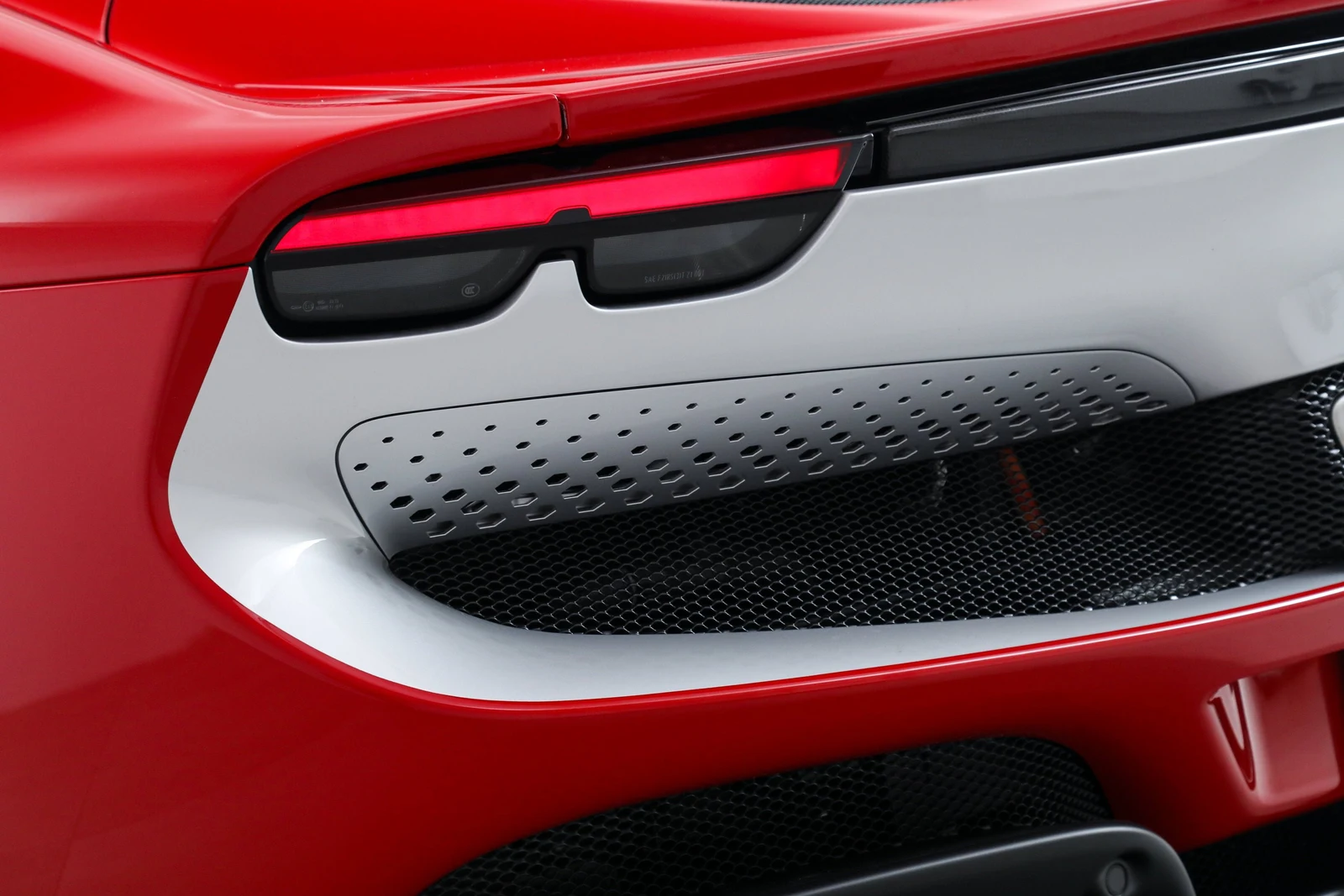 2024 Ferrari 296 GTS, 18/20