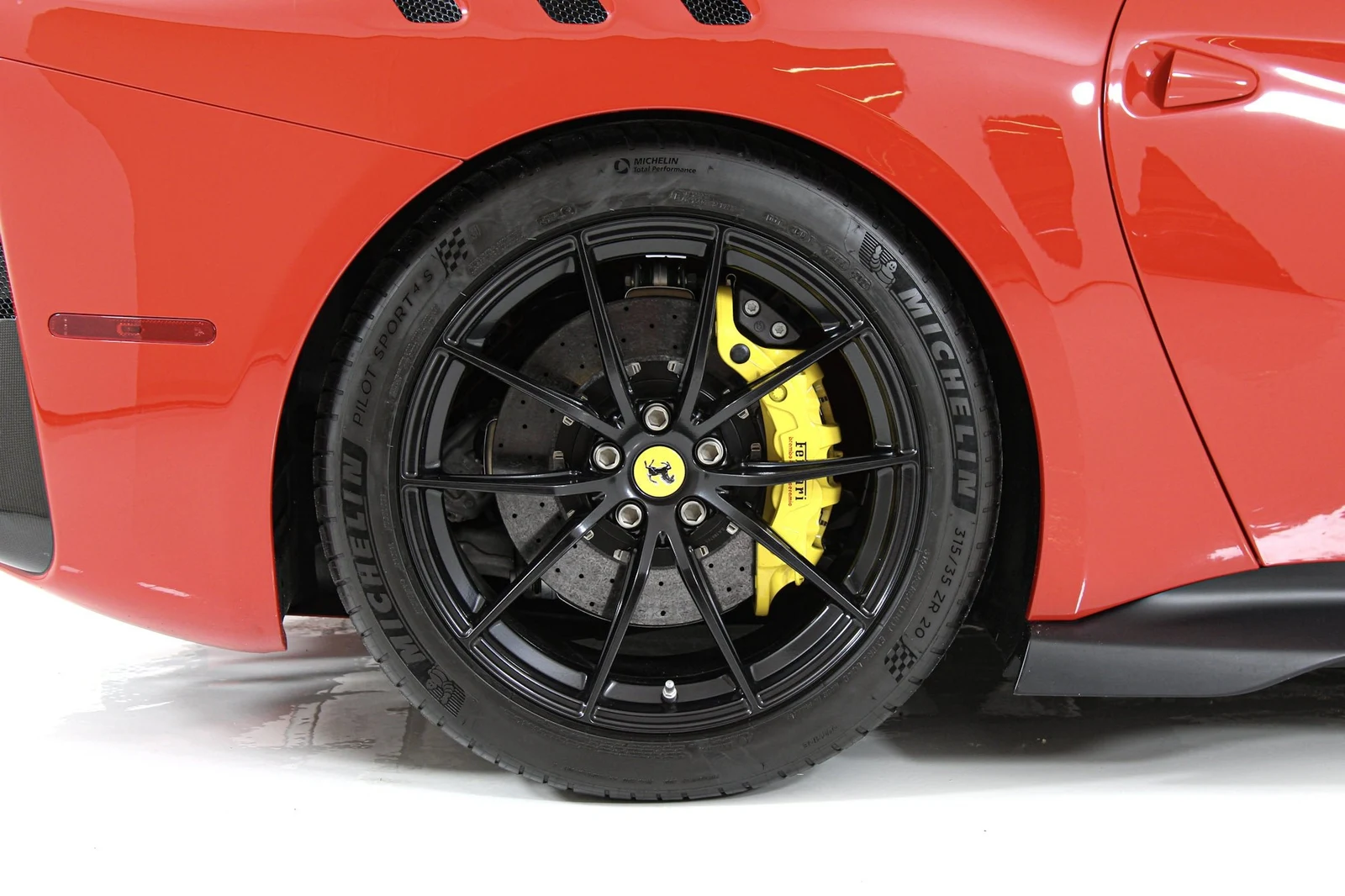2017 Ferrari F12tdf, 17/20