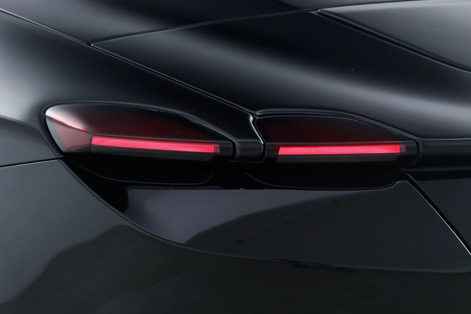 2026 Ferrari Roma Spider, 18/20