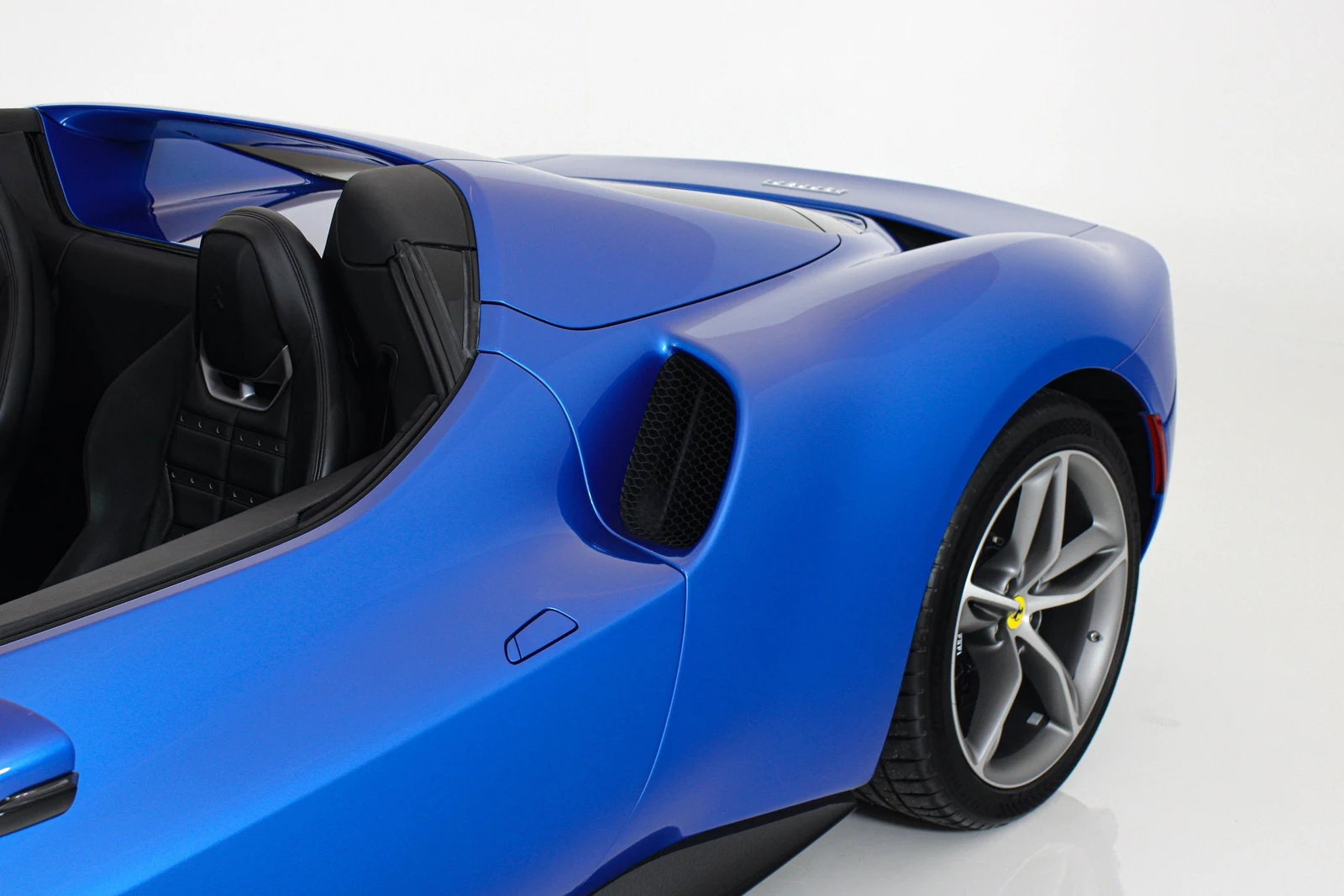 2023 Ferrari 296 GTS, 3/20