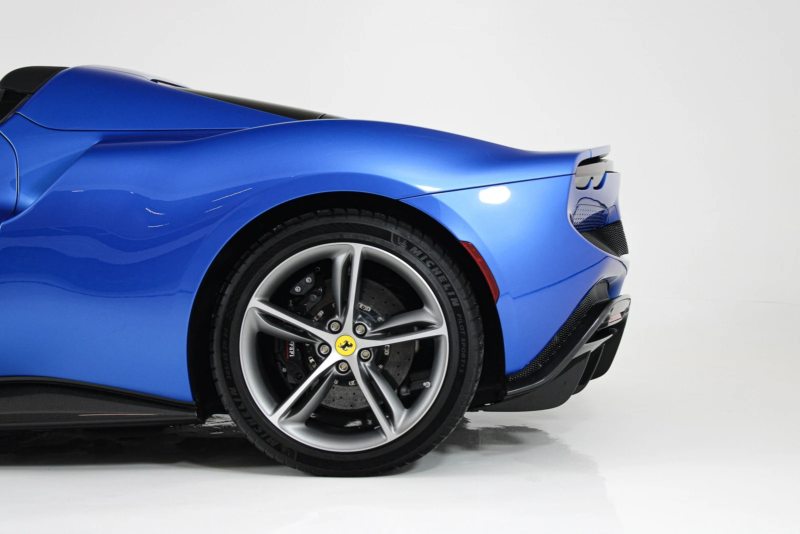 2023 Ferrari 296 GTS, 7/20