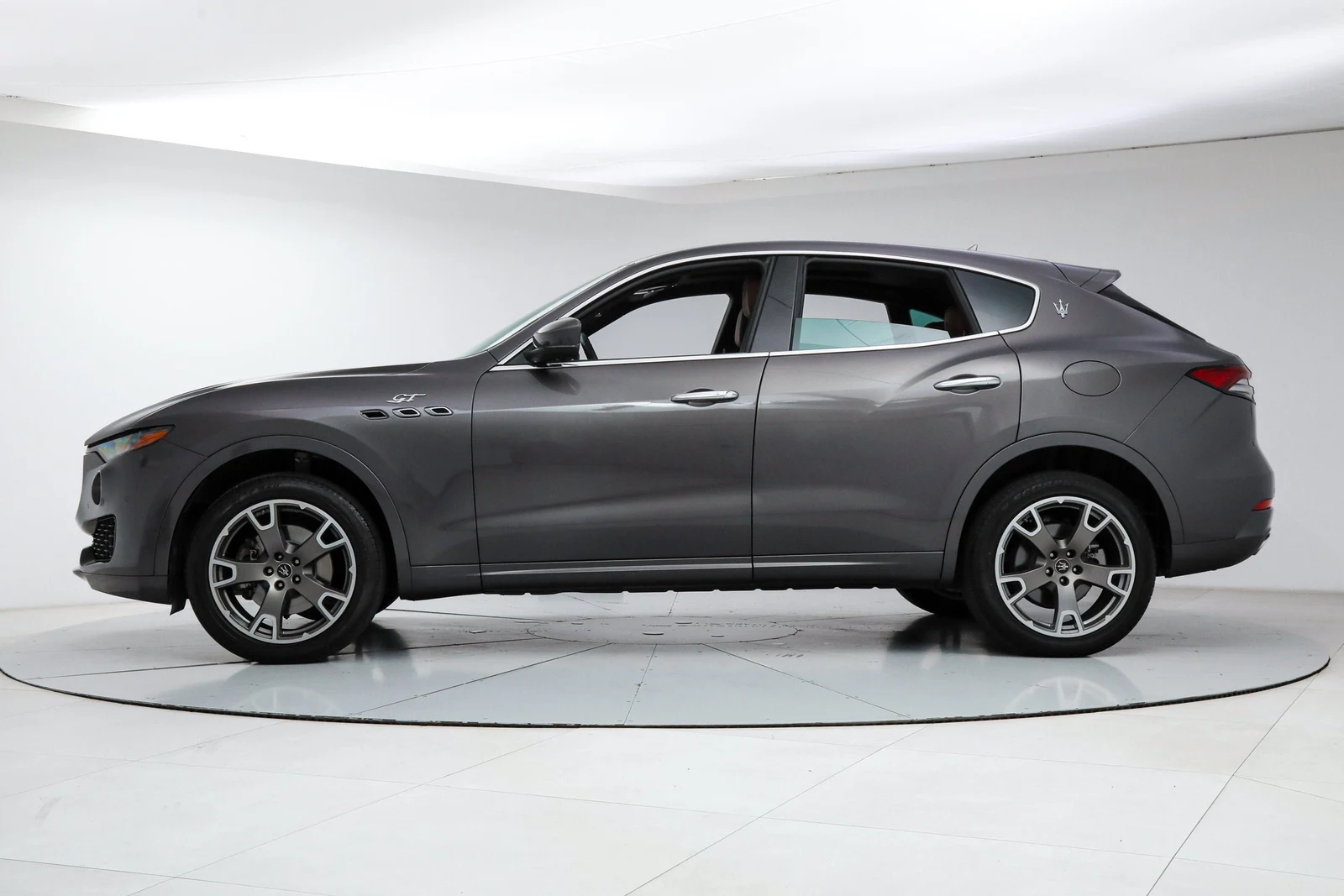 2023 Maserati Levante GT, 2/20