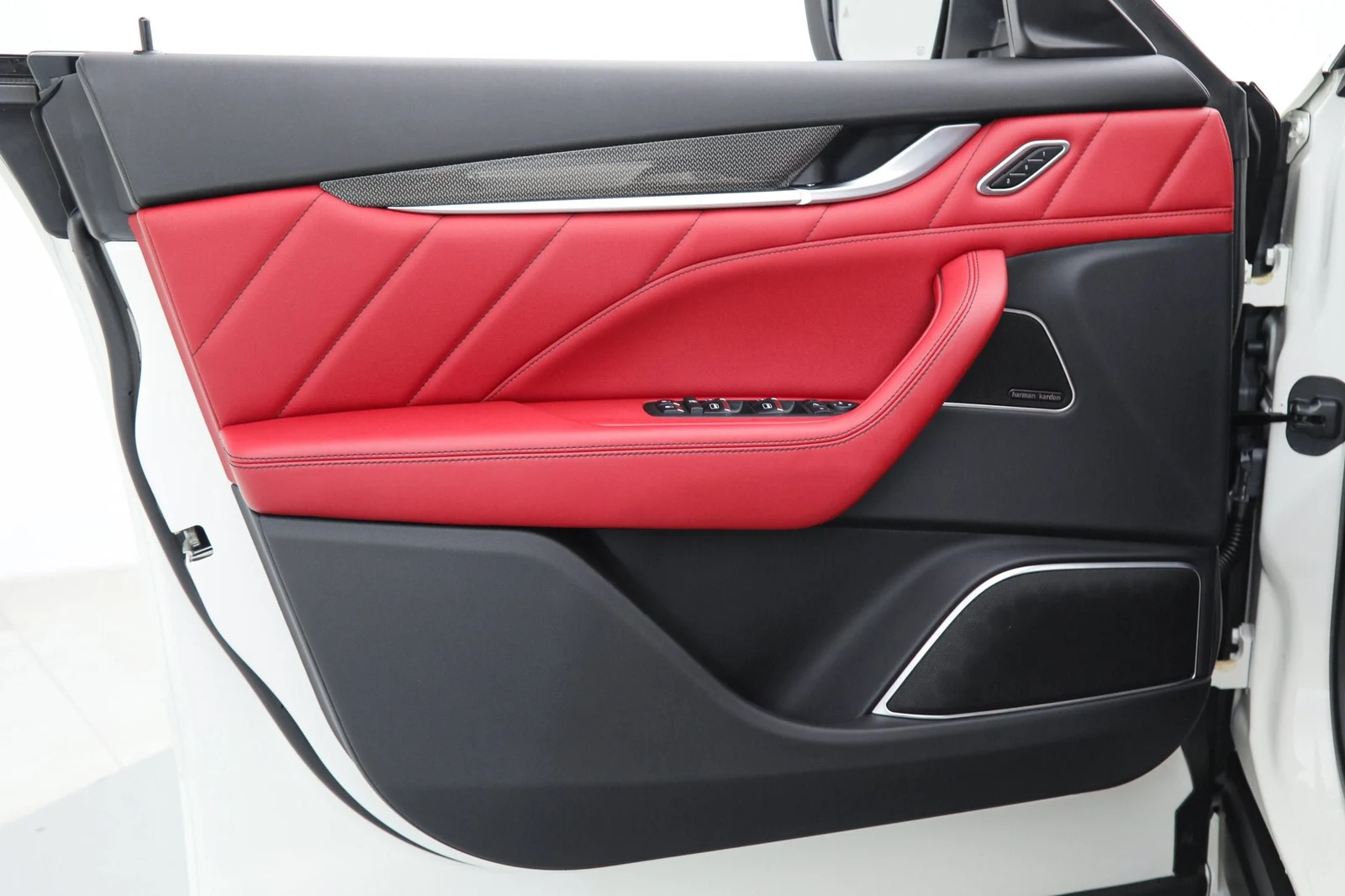 2023 Maserati Levante GT, 14/20