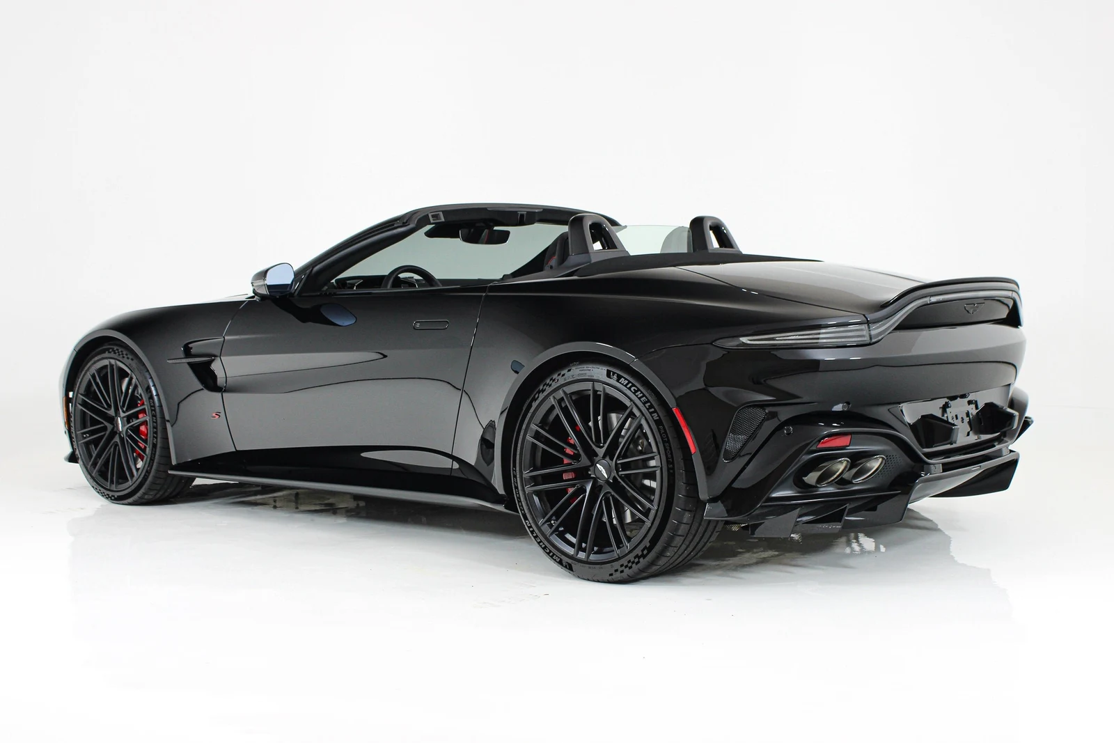 2026 Aston Martin Vantage S Roadster (2024 Update), 3/20