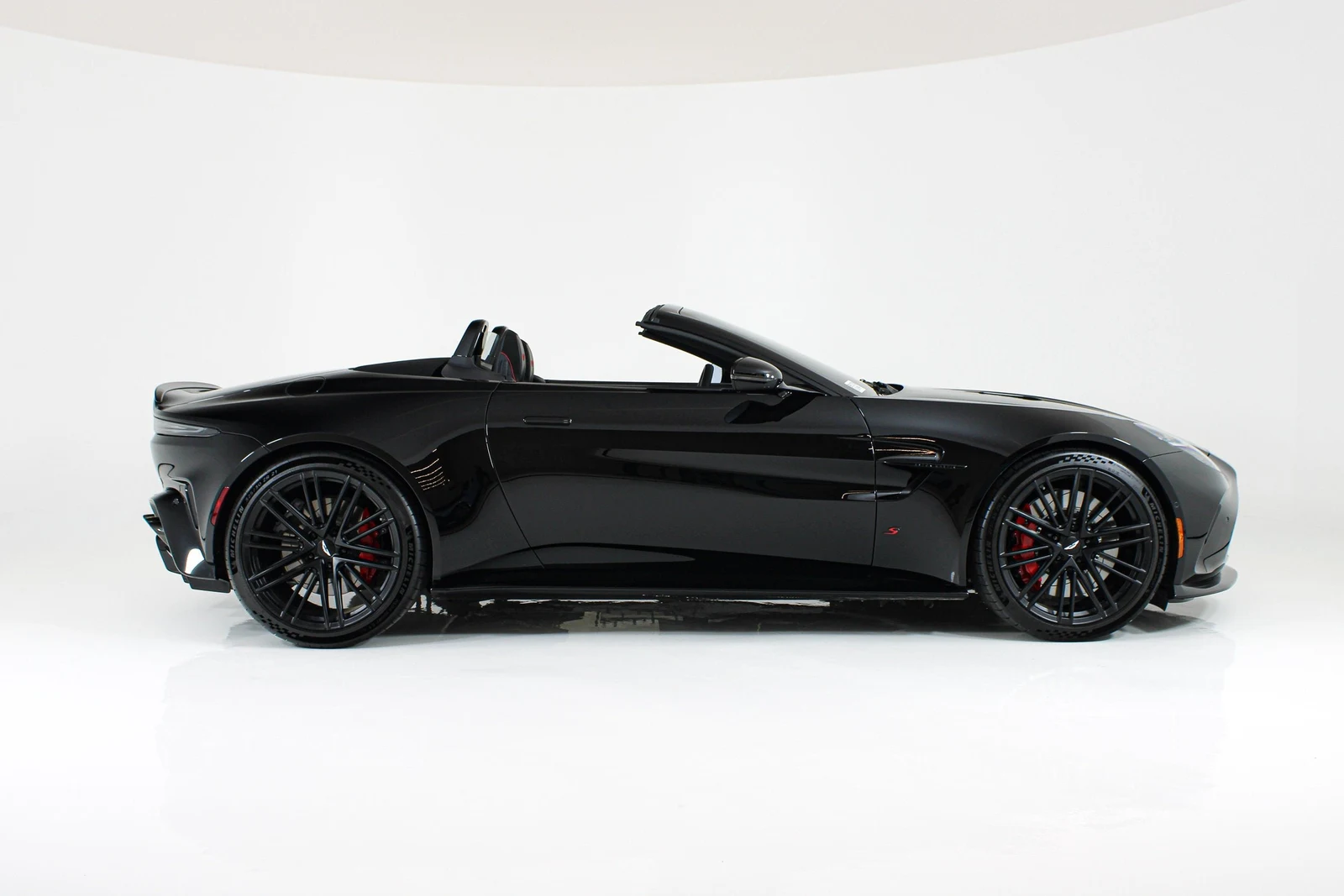 2026 Aston Martin Vantage S Roadster (2024 Update), 6/20