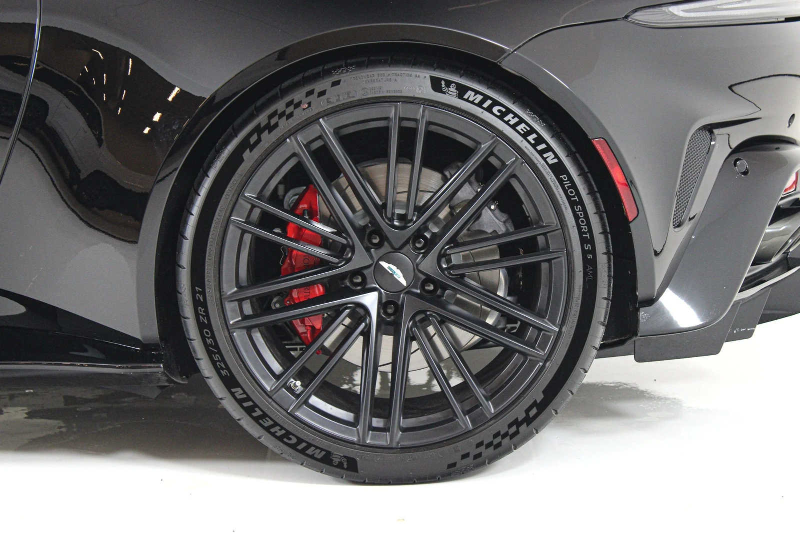 2026 Aston Martin Vantage S Roadster (2024 Update), 13/20