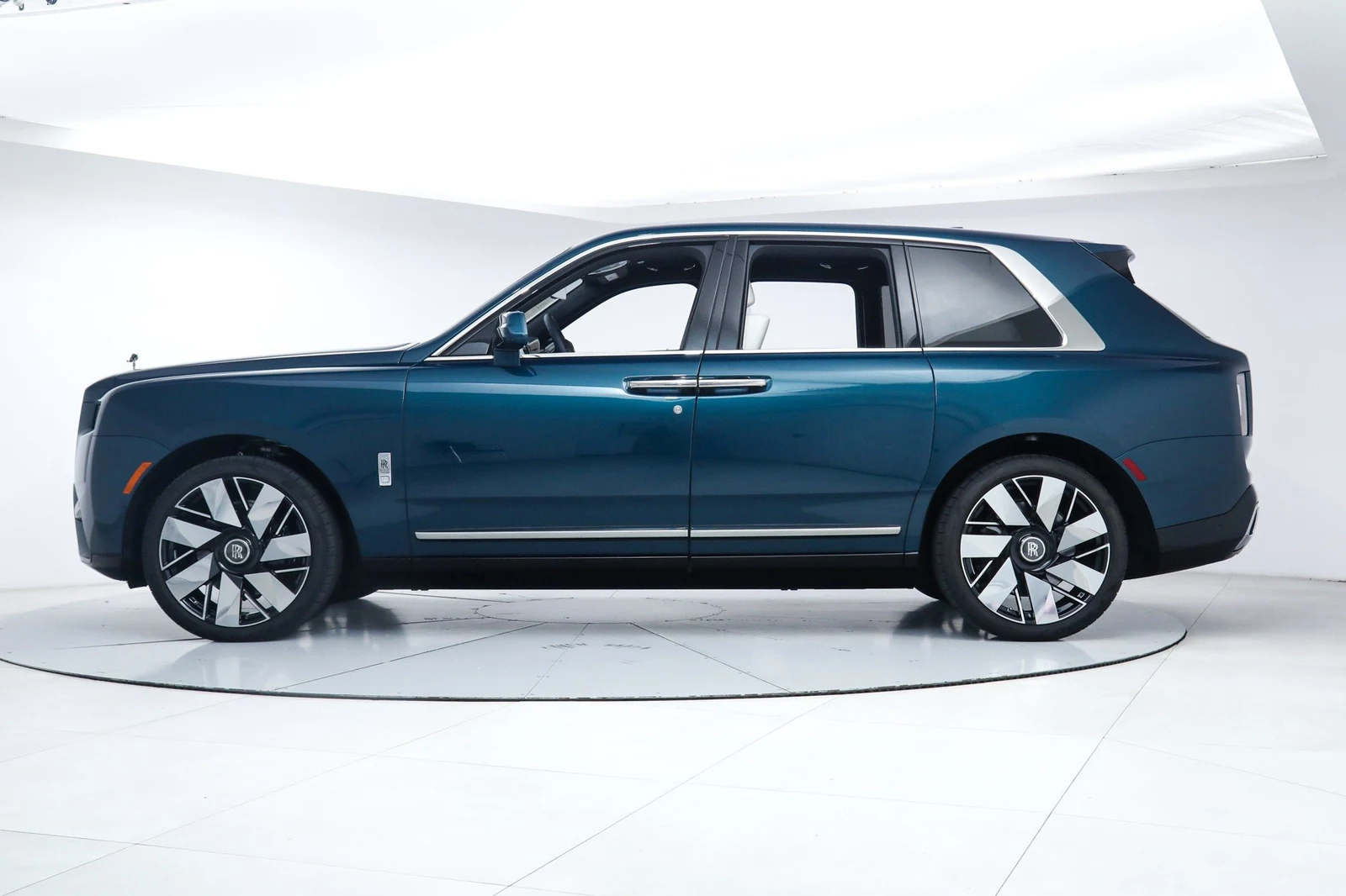 2025 Rolls-Royce Cullinan, 2/20