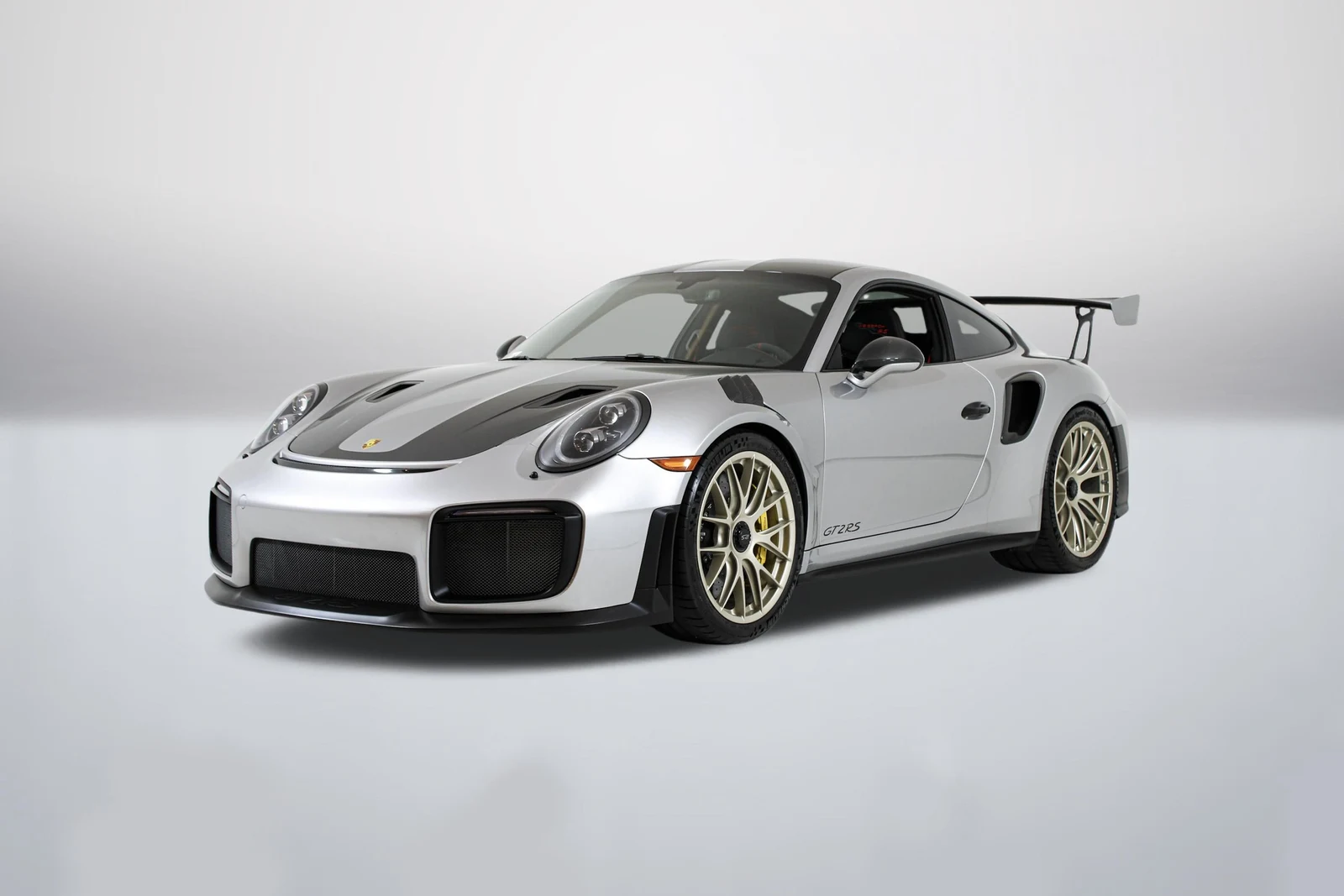 GT Silver Metallic Porsche 911 (991.2) GT2 RS in a front three-quarter view