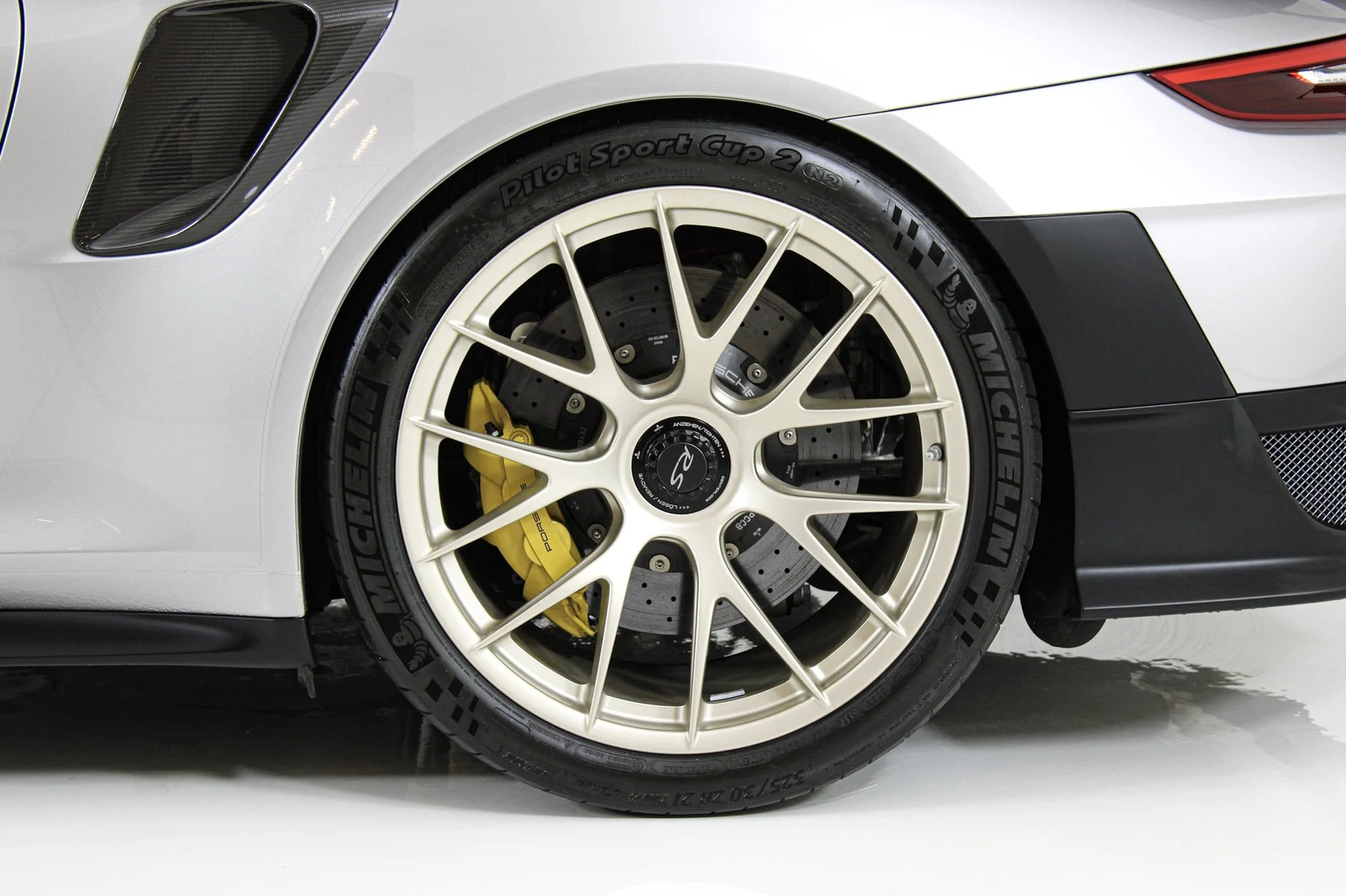 2018 Porsche 911 (991.2) GT2 RS, 20/20