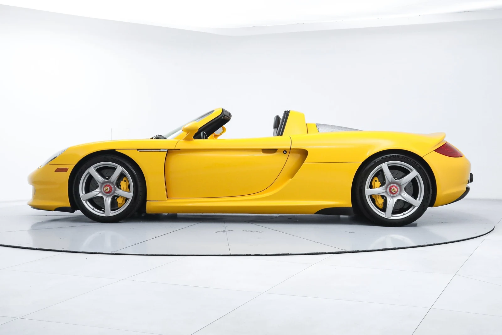 2005 Porsche Carrera GT, 2/20