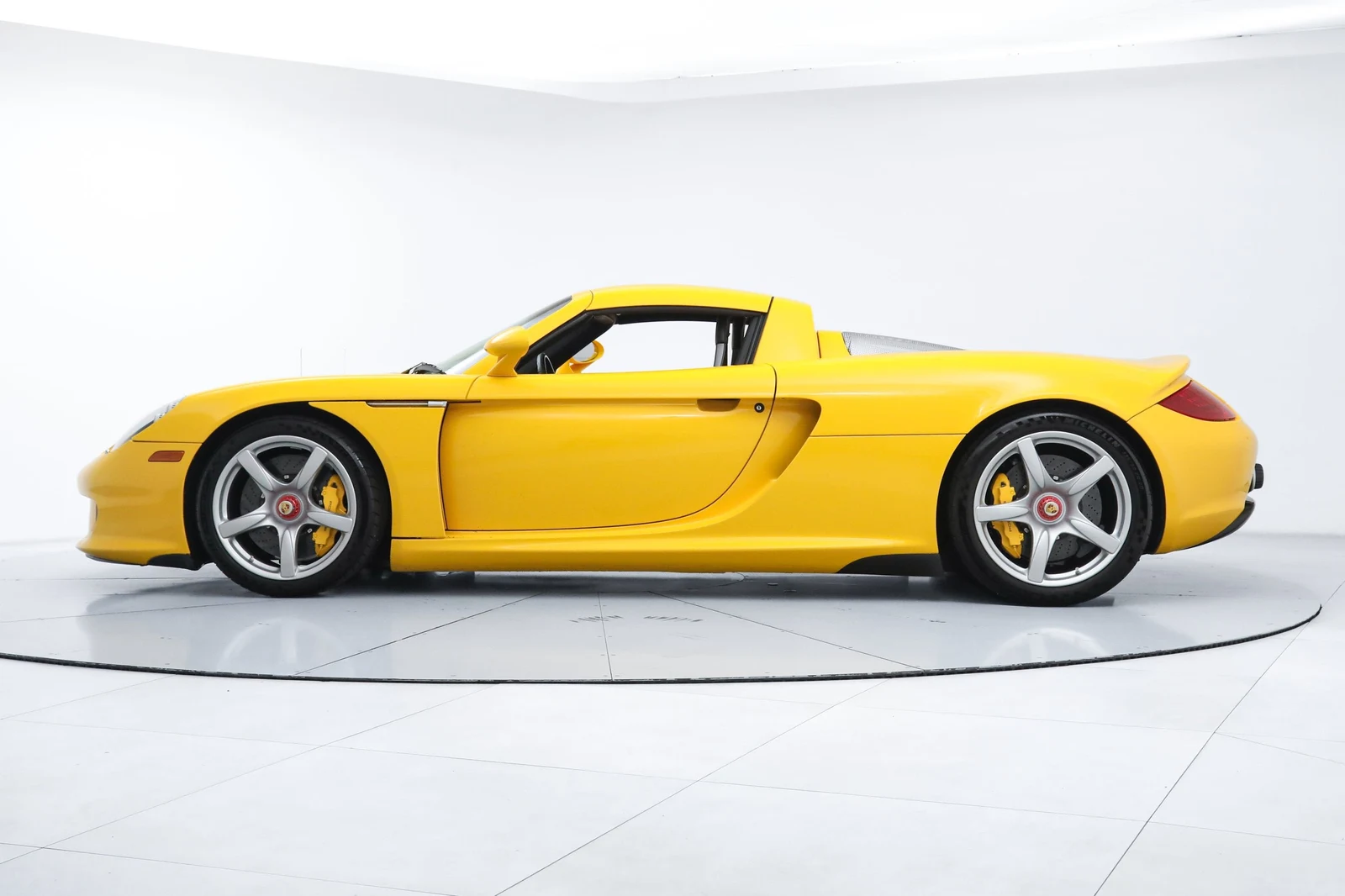 2005 Porsche Carrera GT, 3/20