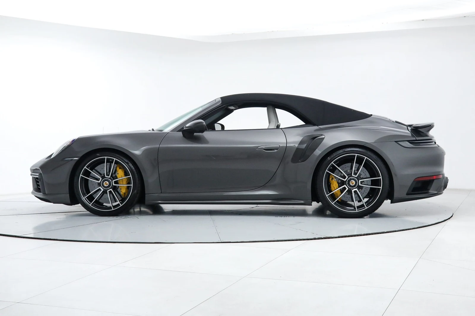 2022 Porsche 911 (992.1) Turbo S Cabriolet, 3/20