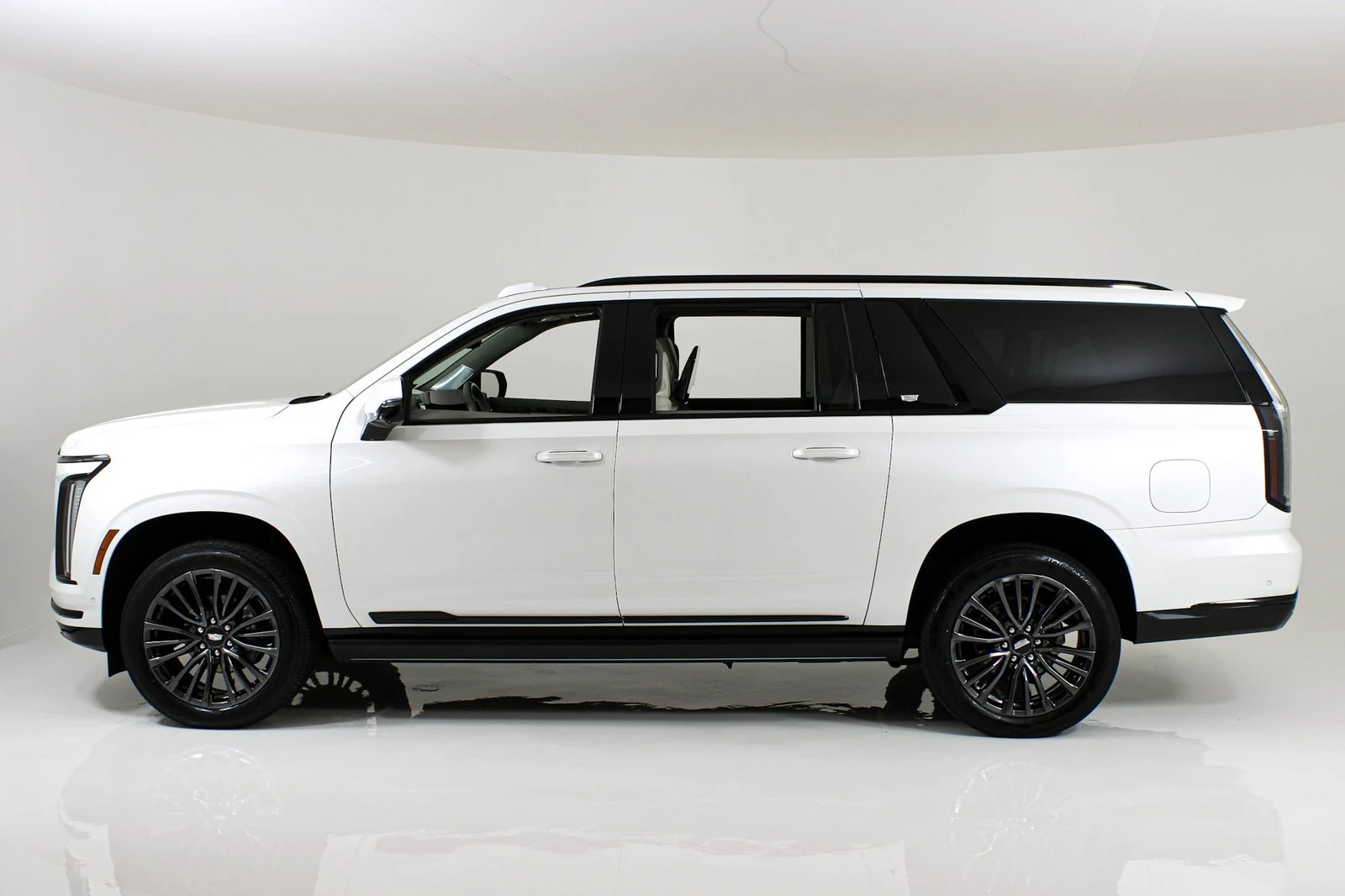 2025 Cadillac Escalade ESV Sport Platinum (5th Generation), 3/20