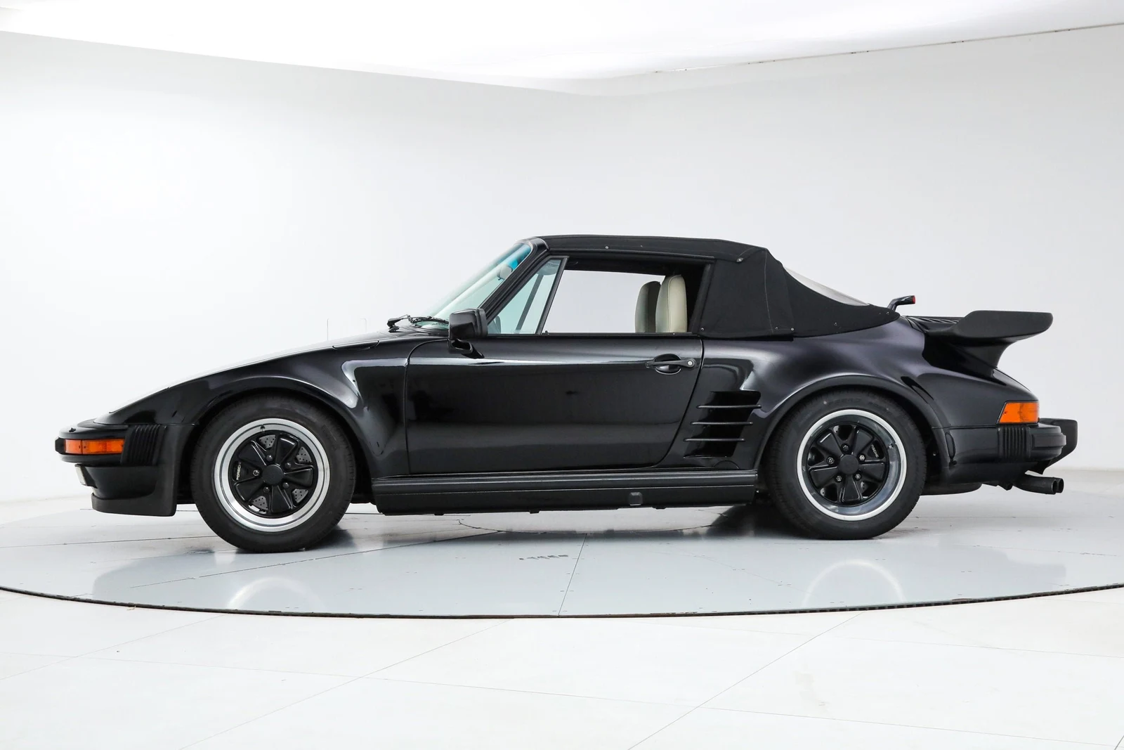 1989 Porsche 911 (930) Turbo Cabriolet Slantnose, 2/20