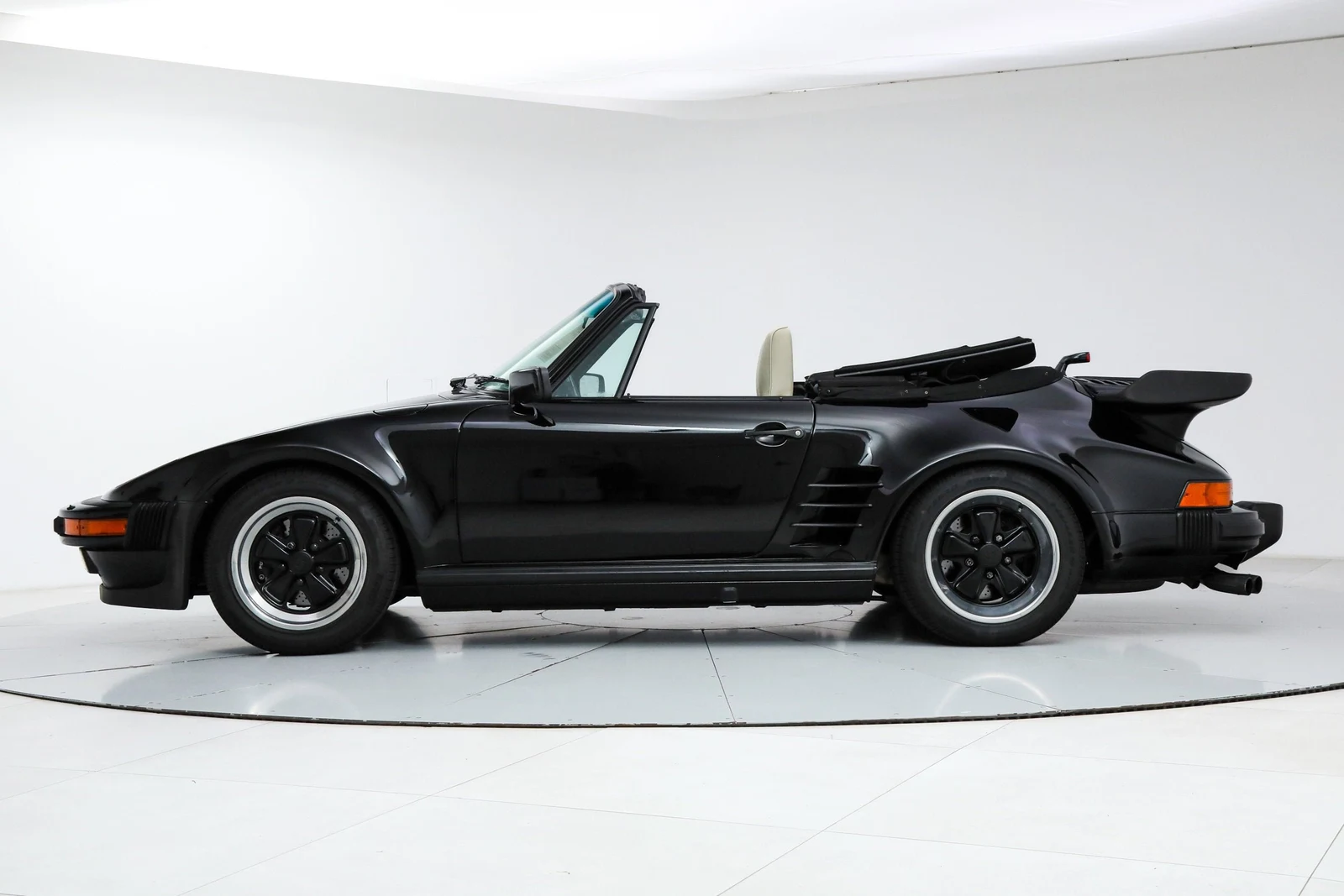 1989 Porsche 911 (930) Turbo Cabriolet Slantnose, 15/20