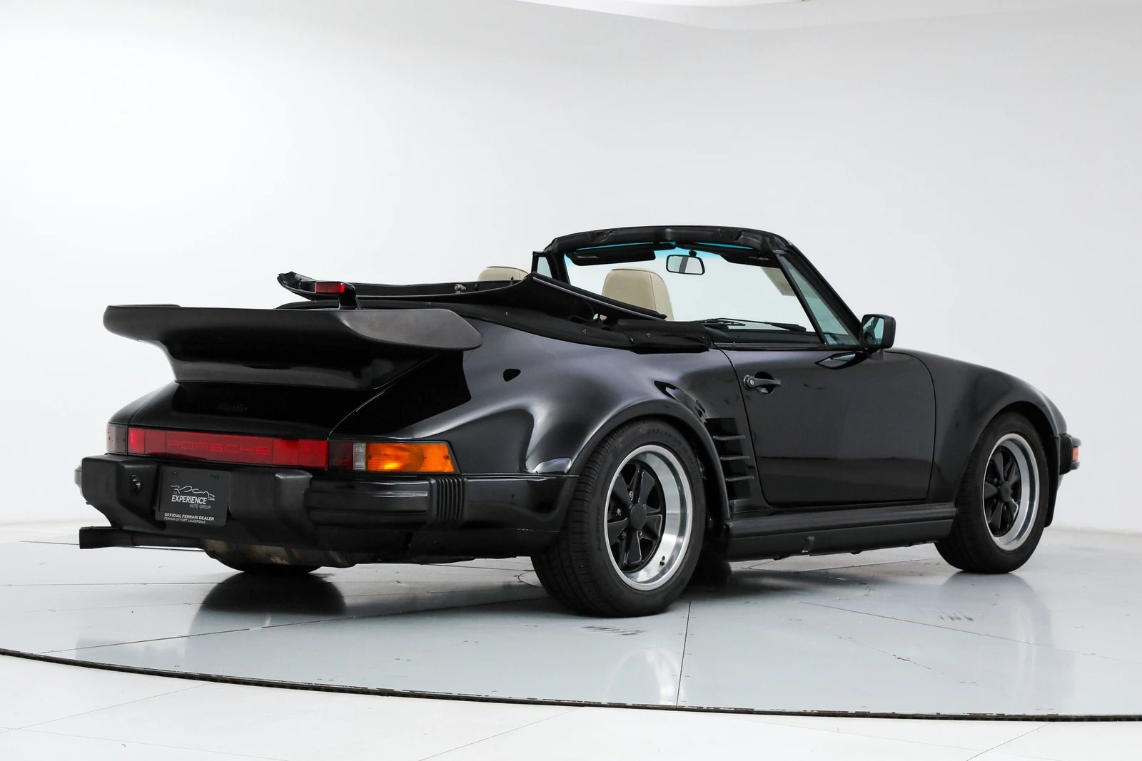 1989 Porsche 911 (930) Turbo Cabriolet Slantnose, 18/20