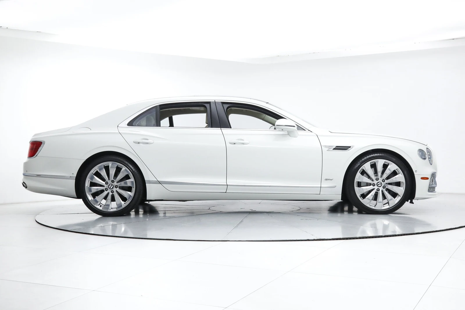 2022 Bentley Flying Spur Hybrid, 6/20