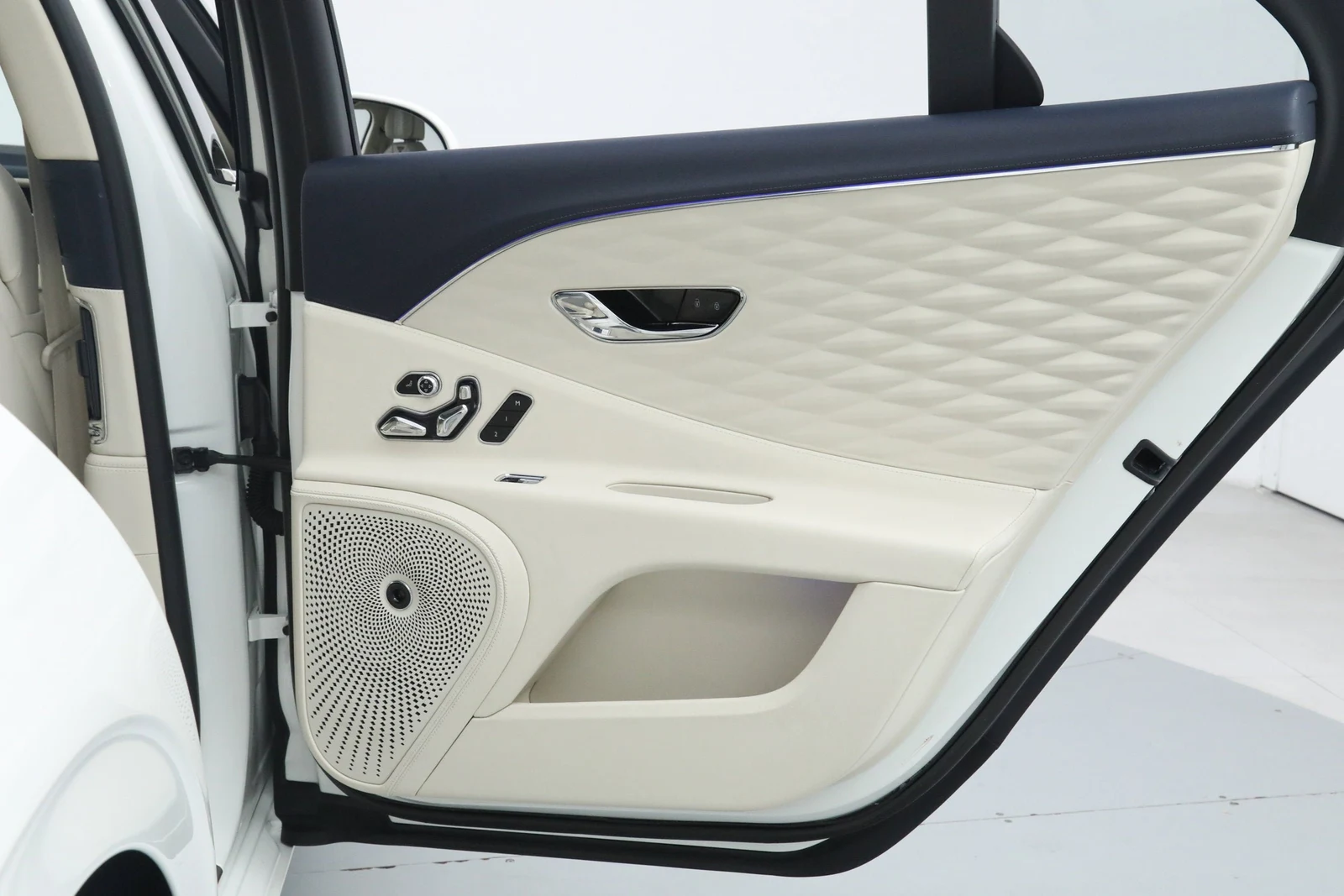 2022 Bentley Flying Spur Hybrid, 20/20