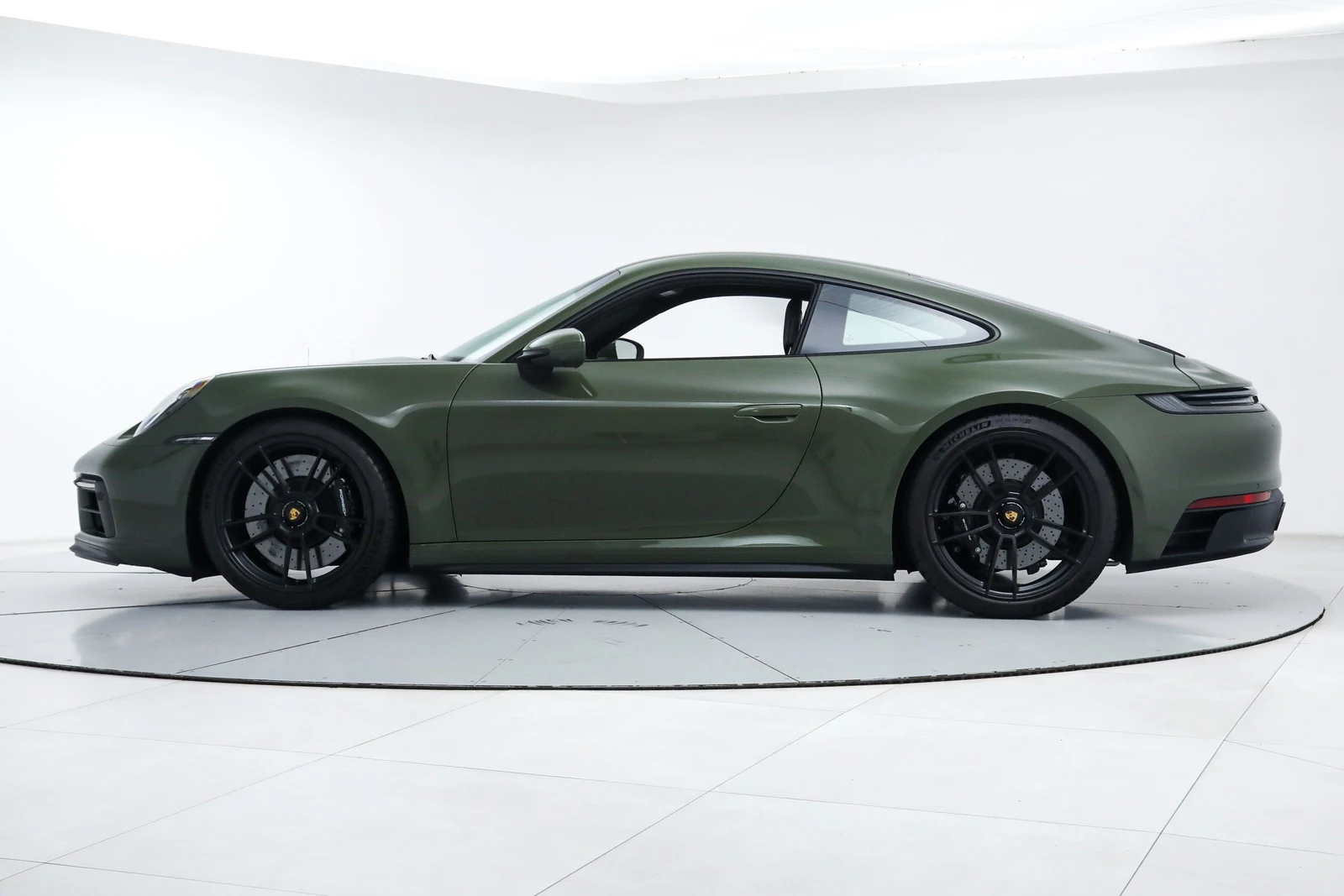 2024 Porsche 911 (992.1) Carrera GTS, 2/20