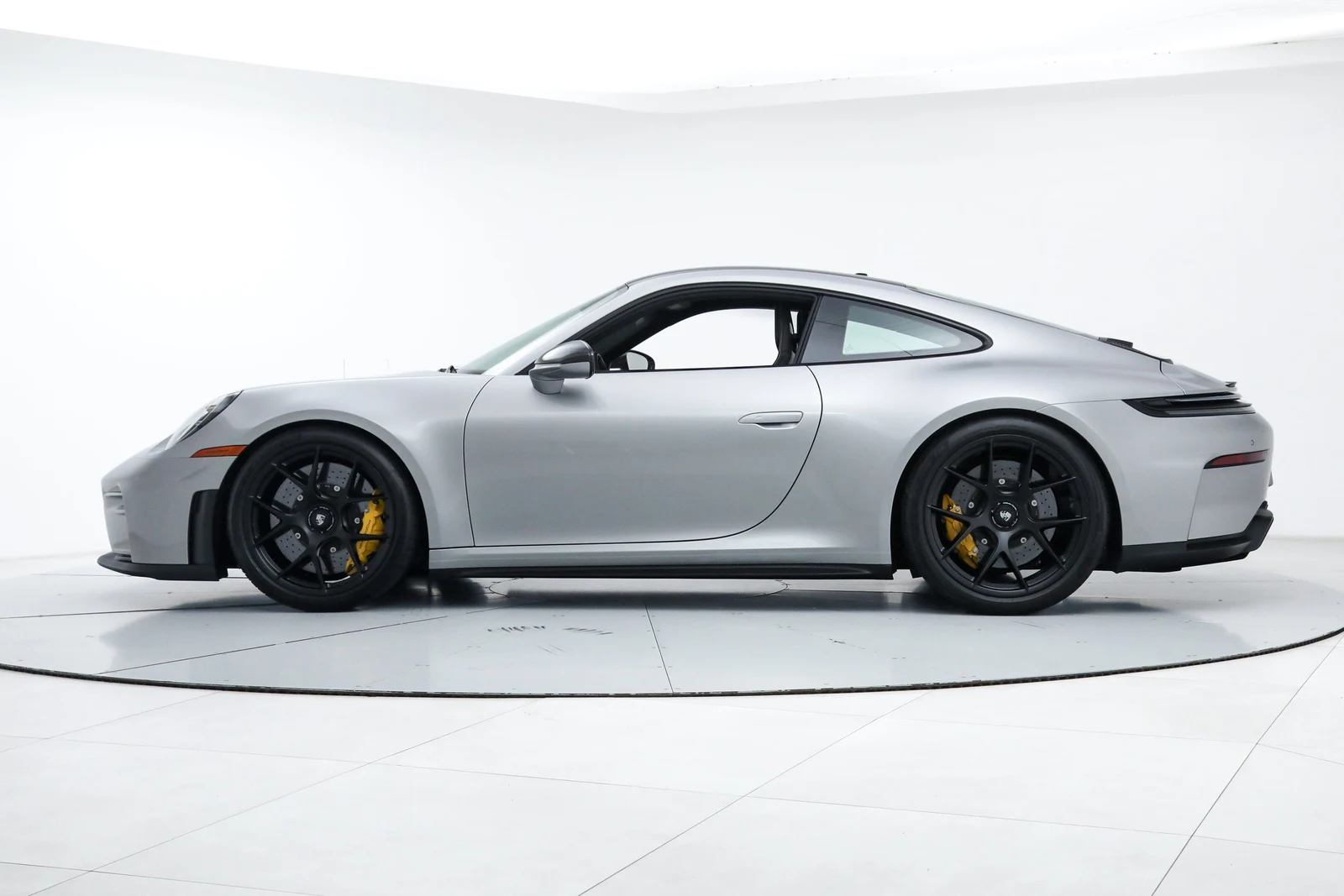 2026 Porsche 911 (992.2) GT3 Touring, 2/20