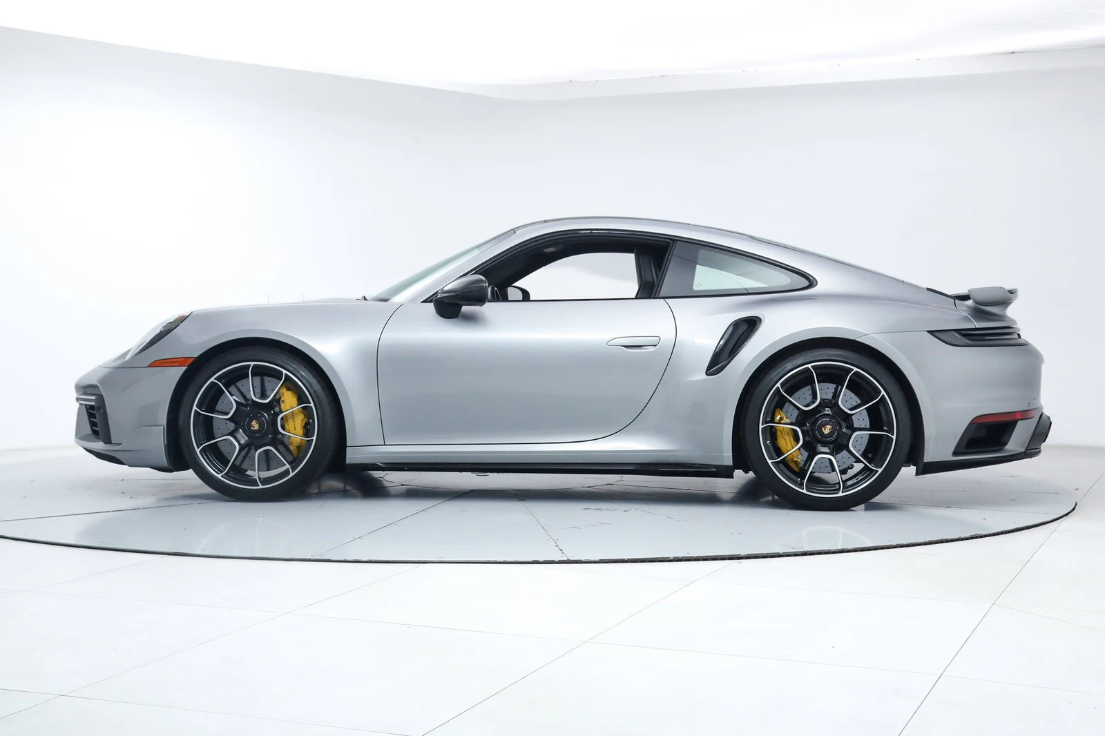 2024 Porsche 911 (992.1) Turbo S, 2/20