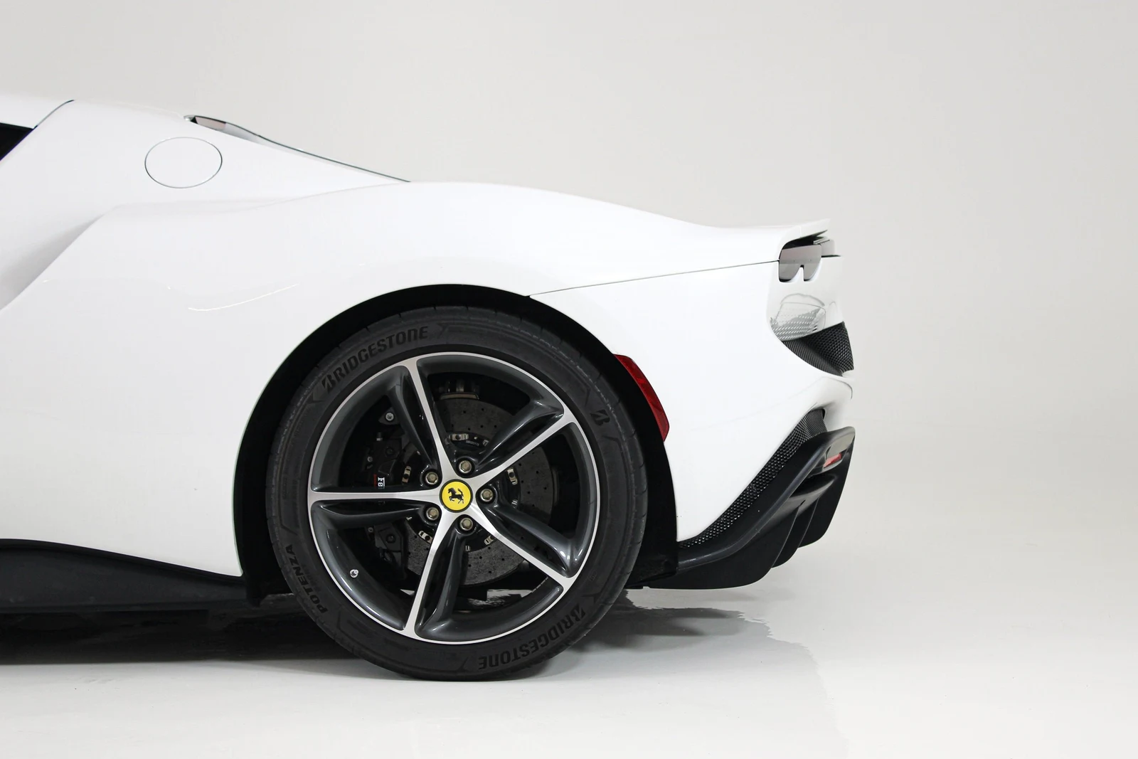 2025 Ferrari 296 GTB, 5/30