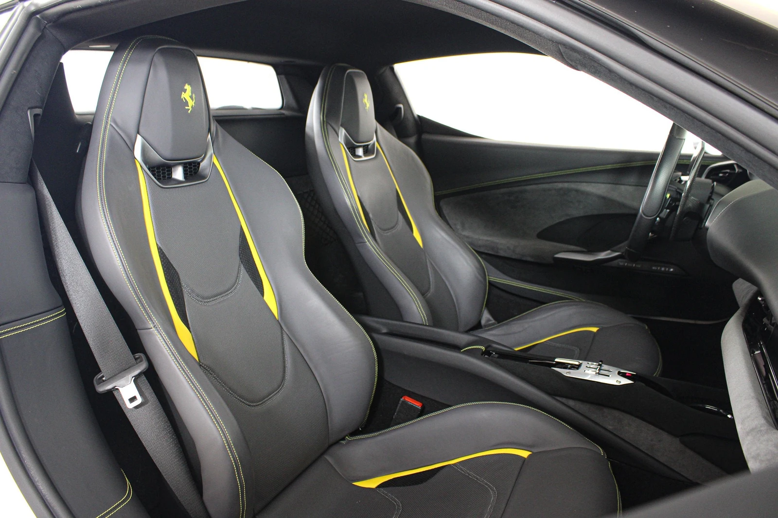 2025 Ferrari 296 GTB, 26/30