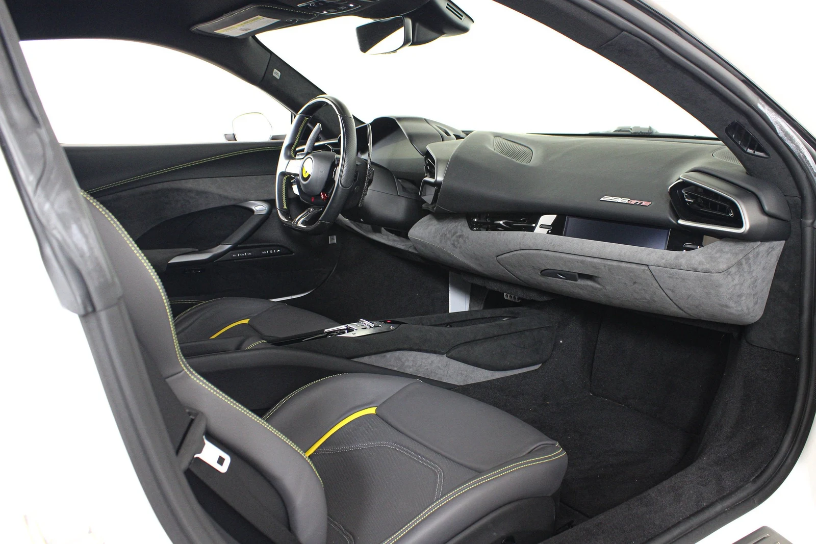 2025 Ferrari 296 GTB, 28/30