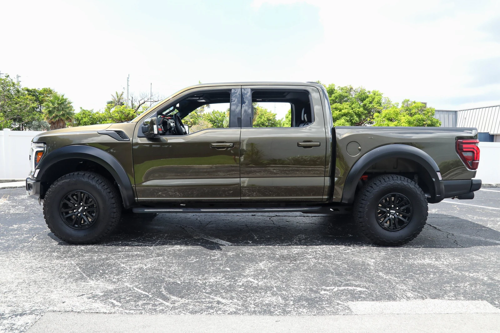 2025 Ford F-150 Raptor, 2/30