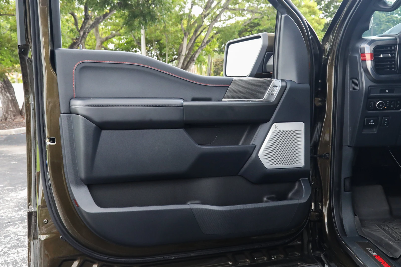 2025 Ford F-150 Raptor, 16/30