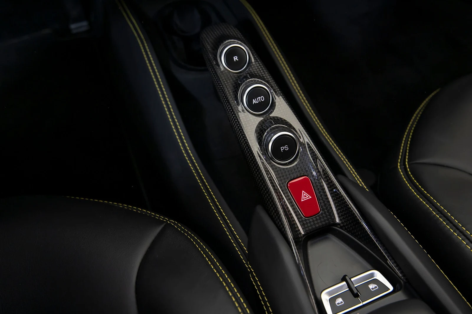 2022 Ferrari F8 Spider, 13/20