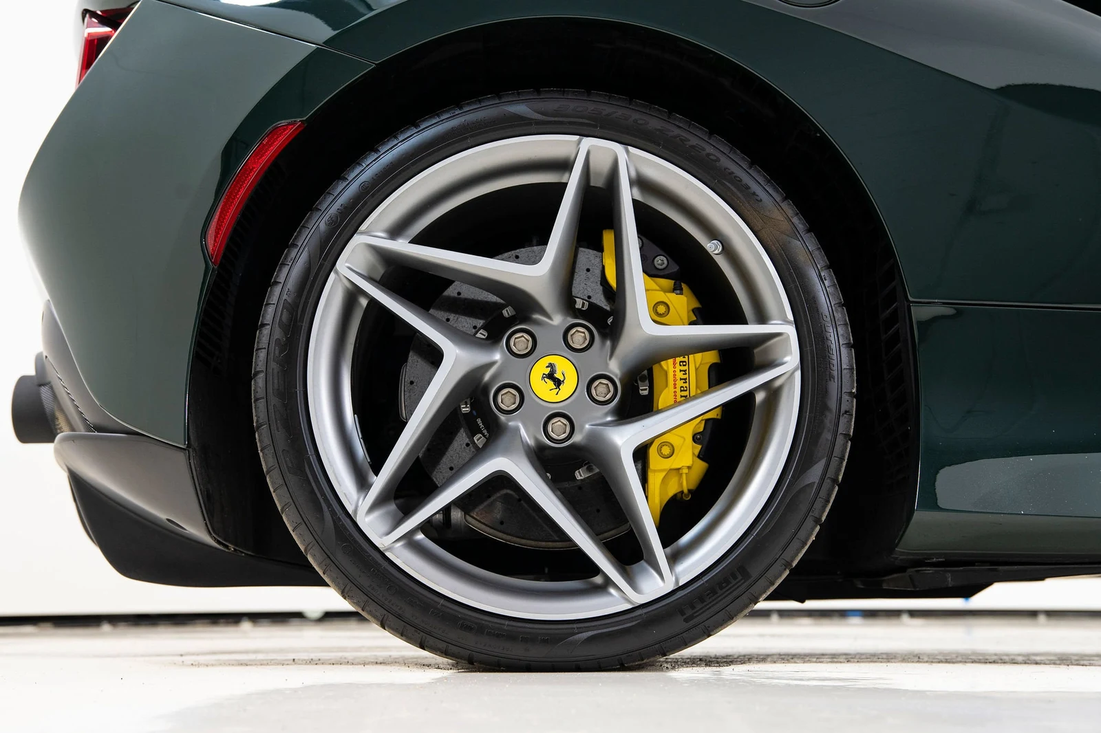 2022 Ferrari F8 Spider, 17/20