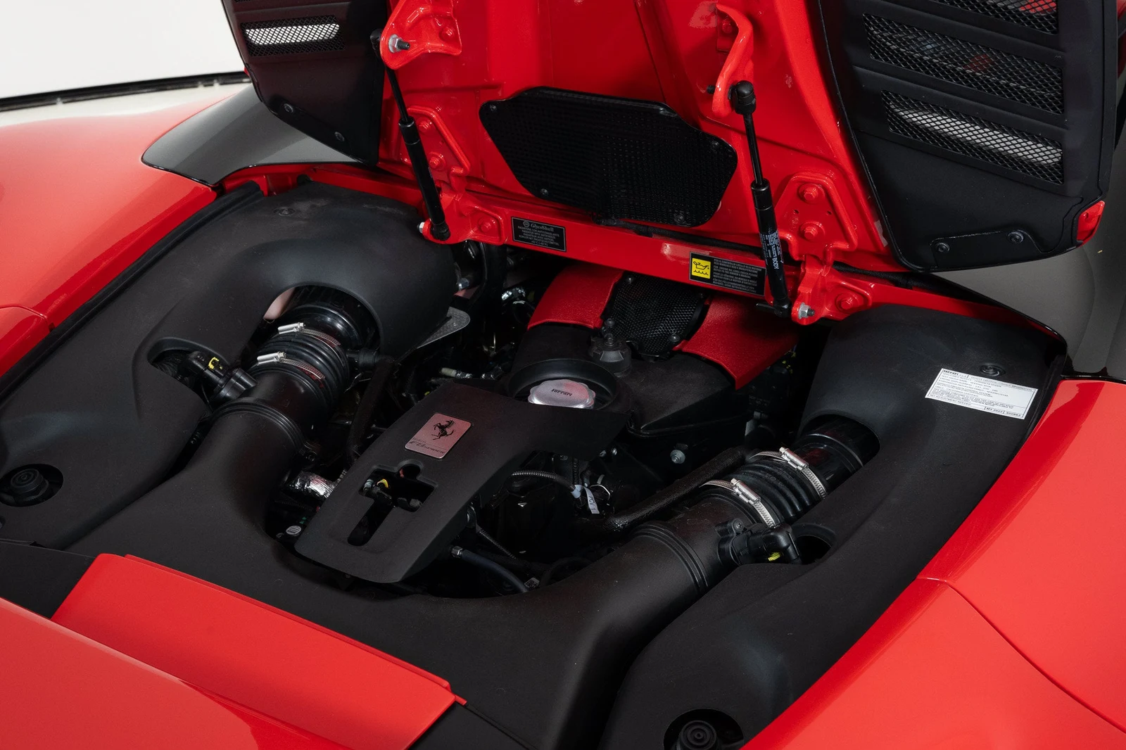 2022 Ferrari F8 Spider, 13/20
