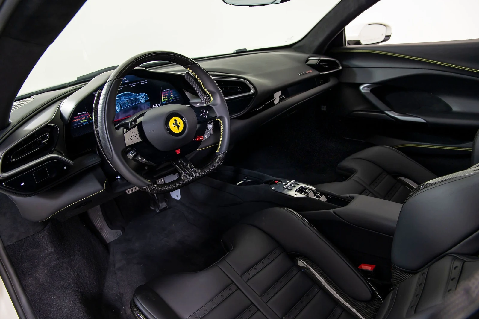 2025 Ferrari 296 GTS, 4/20