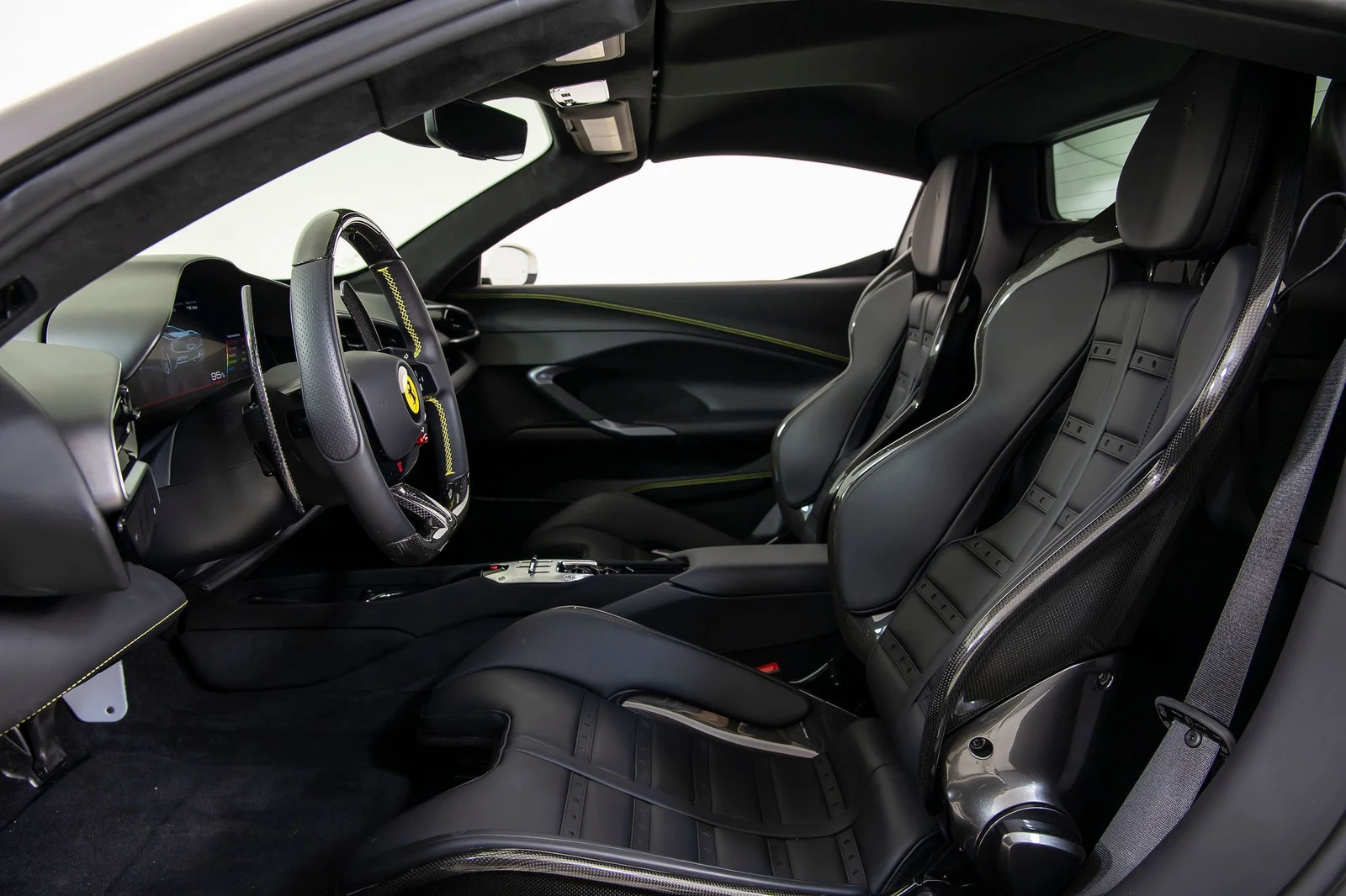 2025 Ferrari 296 GTS, 5/20