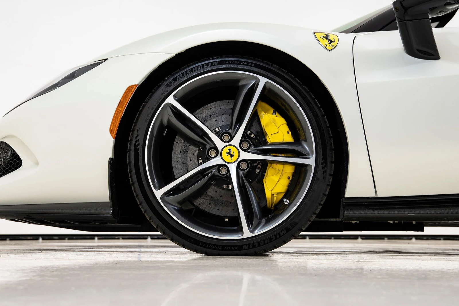 2025 Ferrari 296 GTS, 16/20