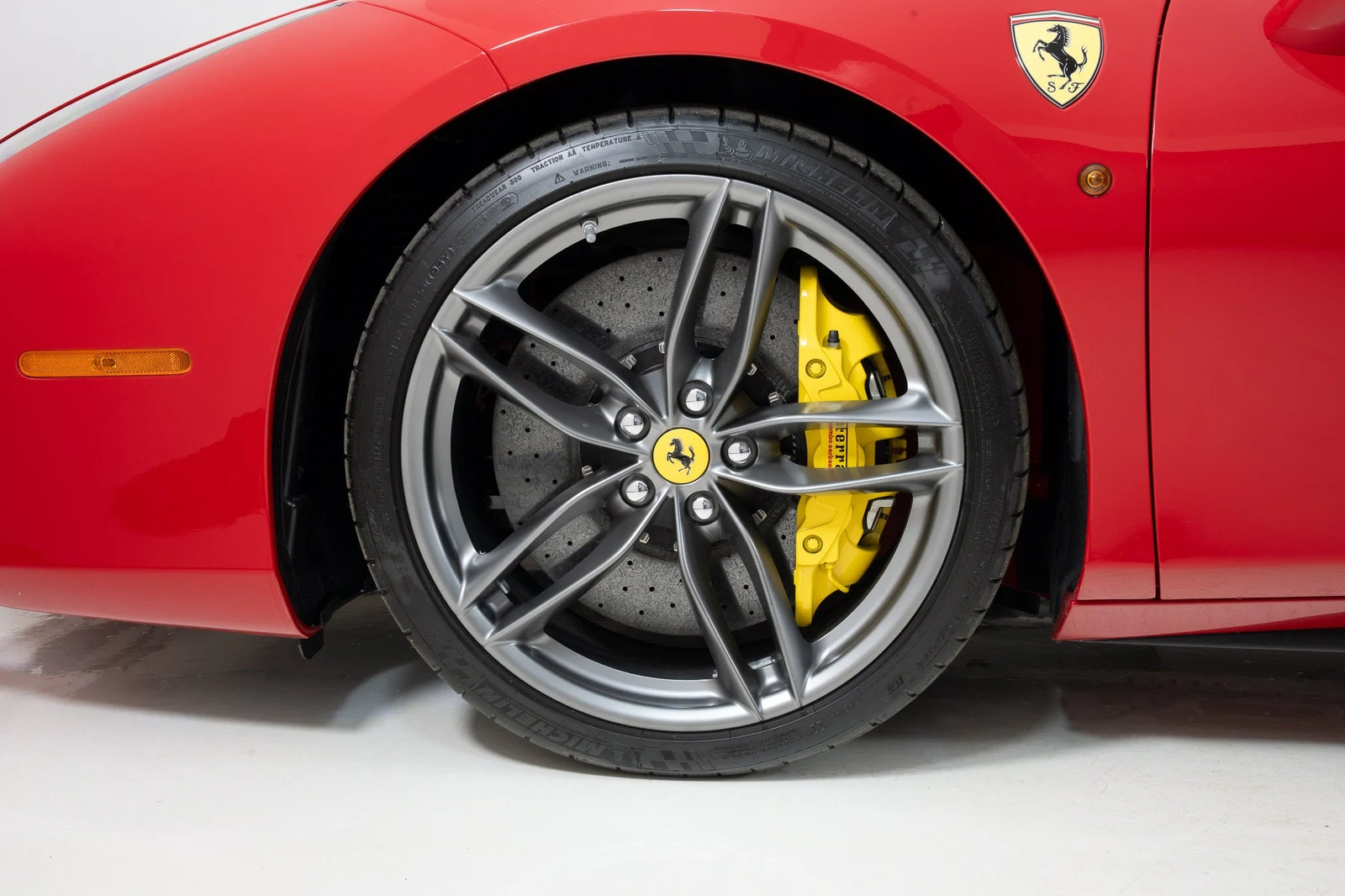 2017 Ferrari 488 GTB, 19/20